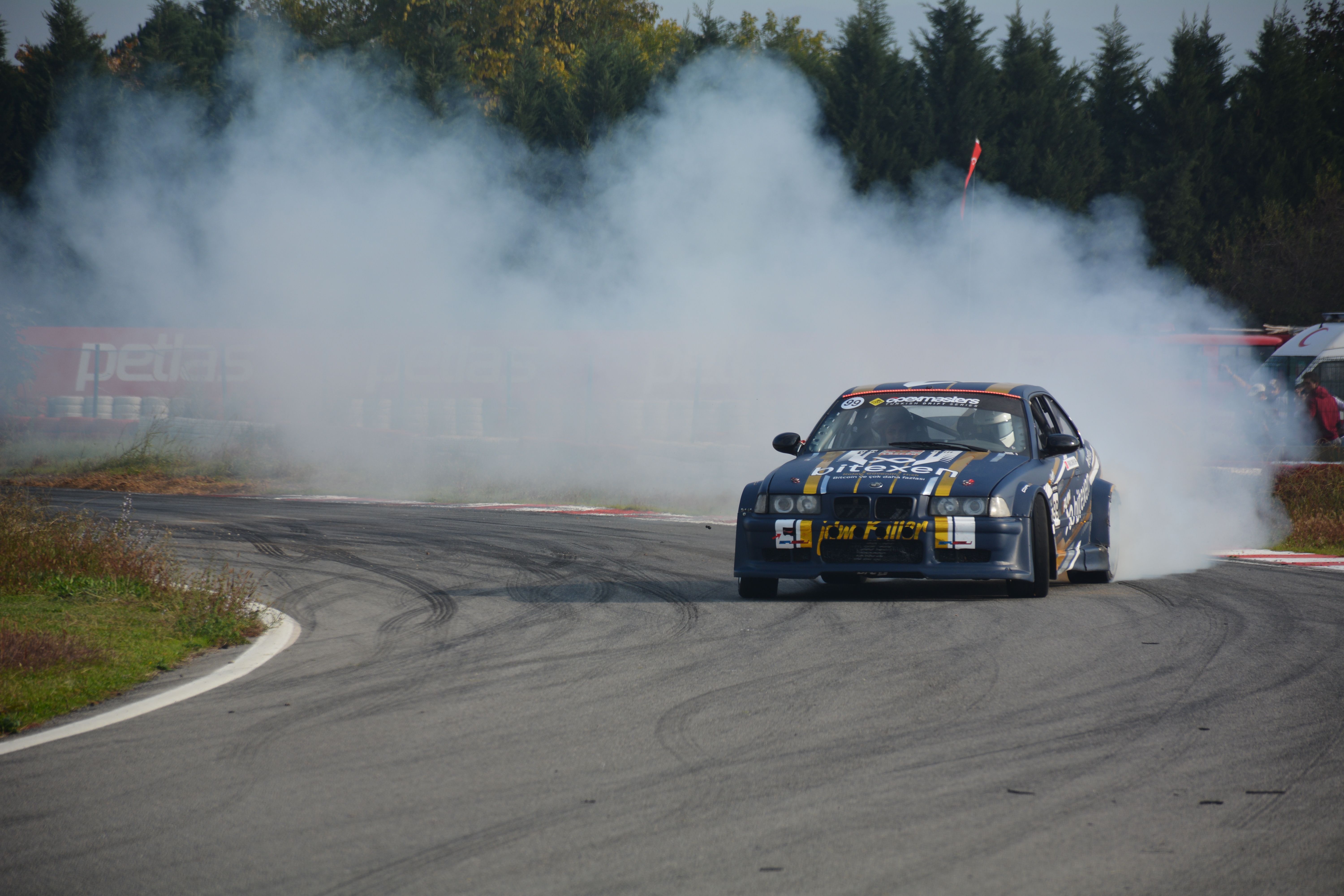 Thrilling Drifting Car on Racetrack in Kocaeli · Free Stock Photo
