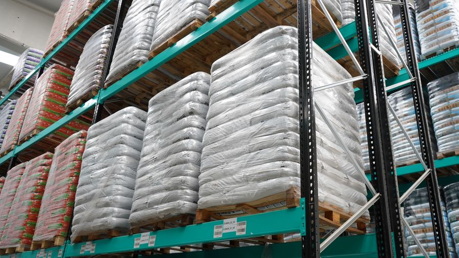 Warehouses & logistics