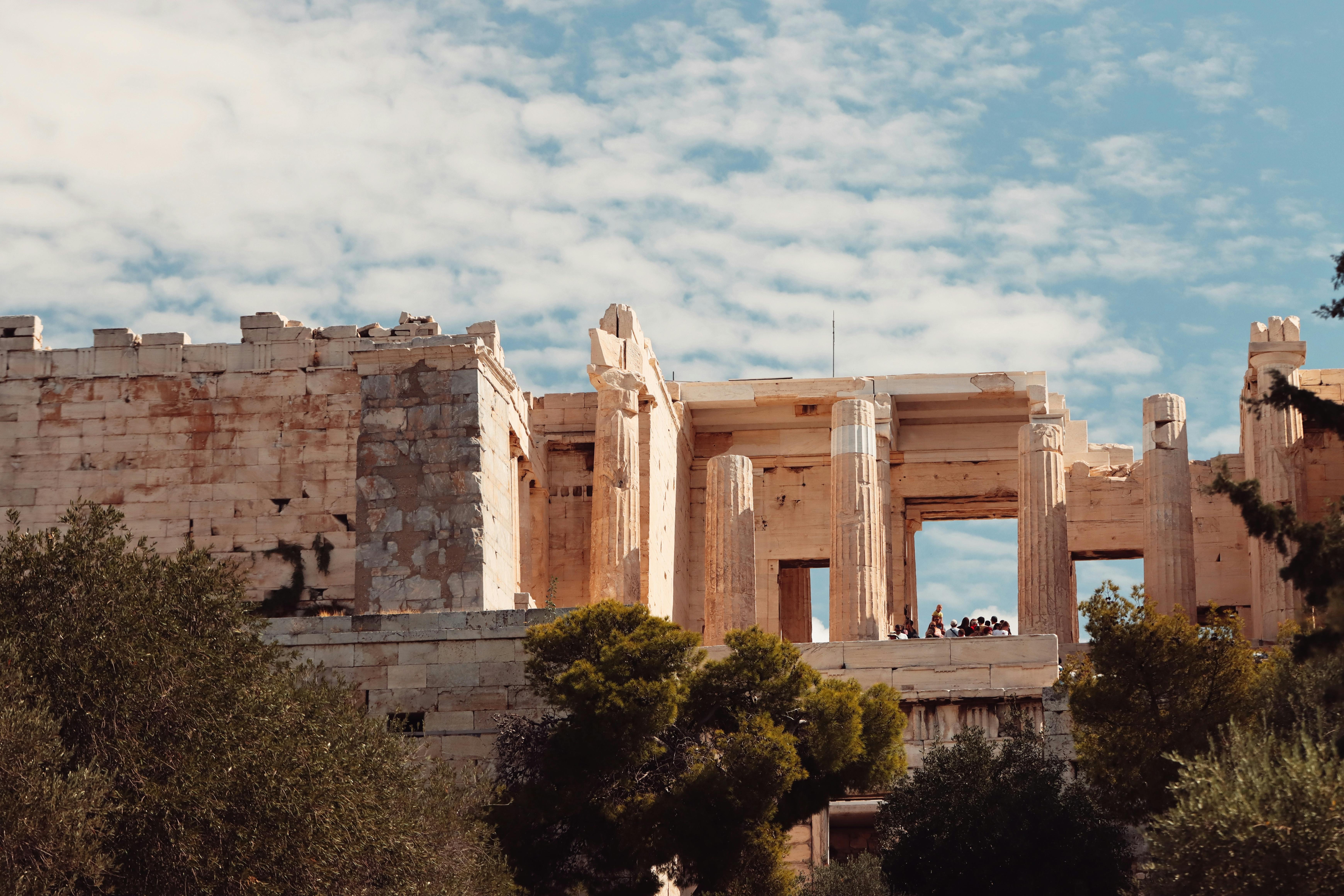 https://www.pexels.com/photo/ancient-greek-architecture-of-the-acropolis-30827283/