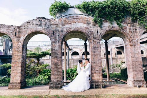 Free Newlywed Couple Stock Photo