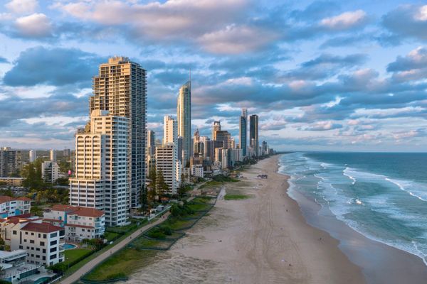 Gold Coast Queensland beach and skyline — lifestyle products dropshipping market Australia