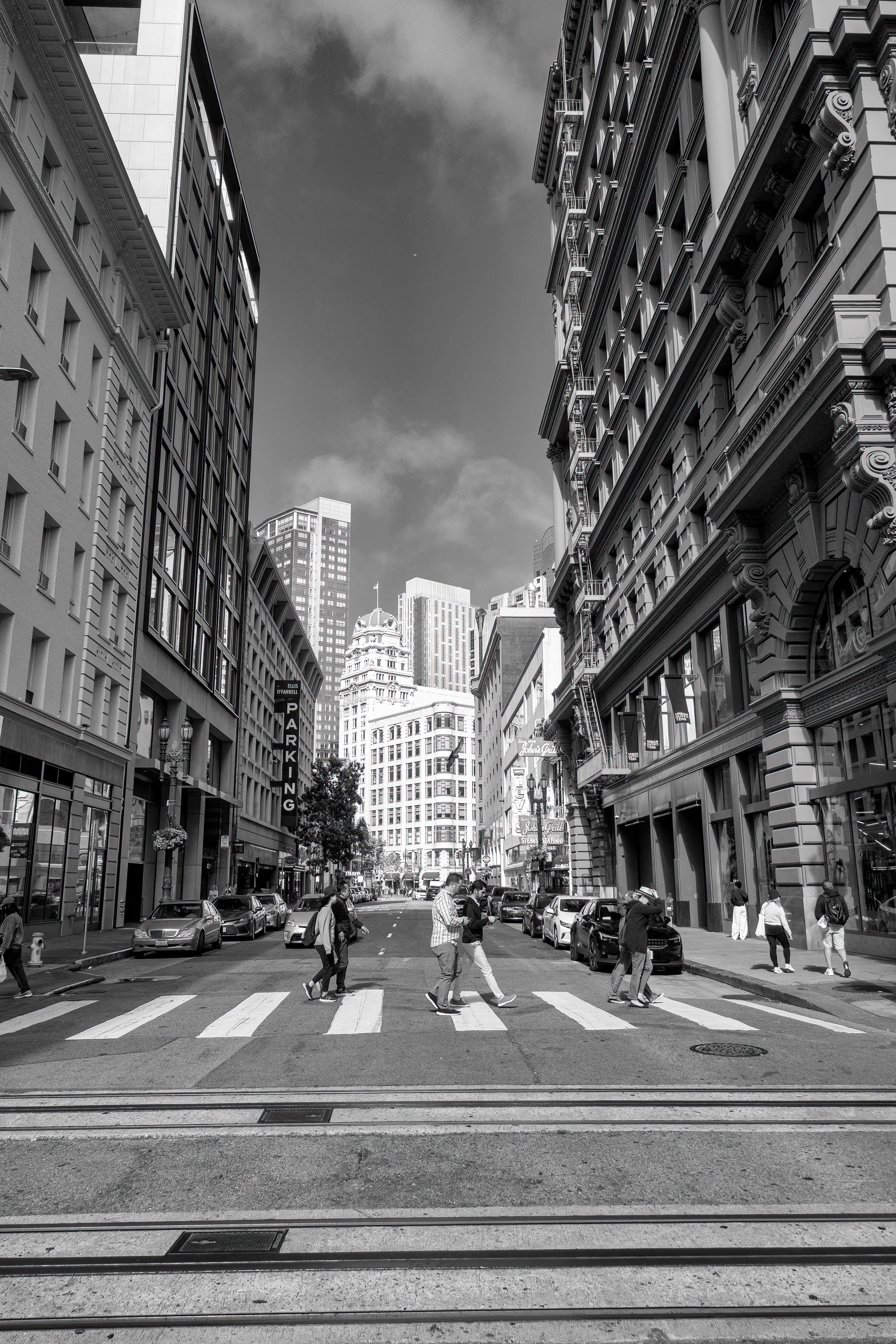 Black and White Urban Street Scene in San Francisco · Free Stock Photo