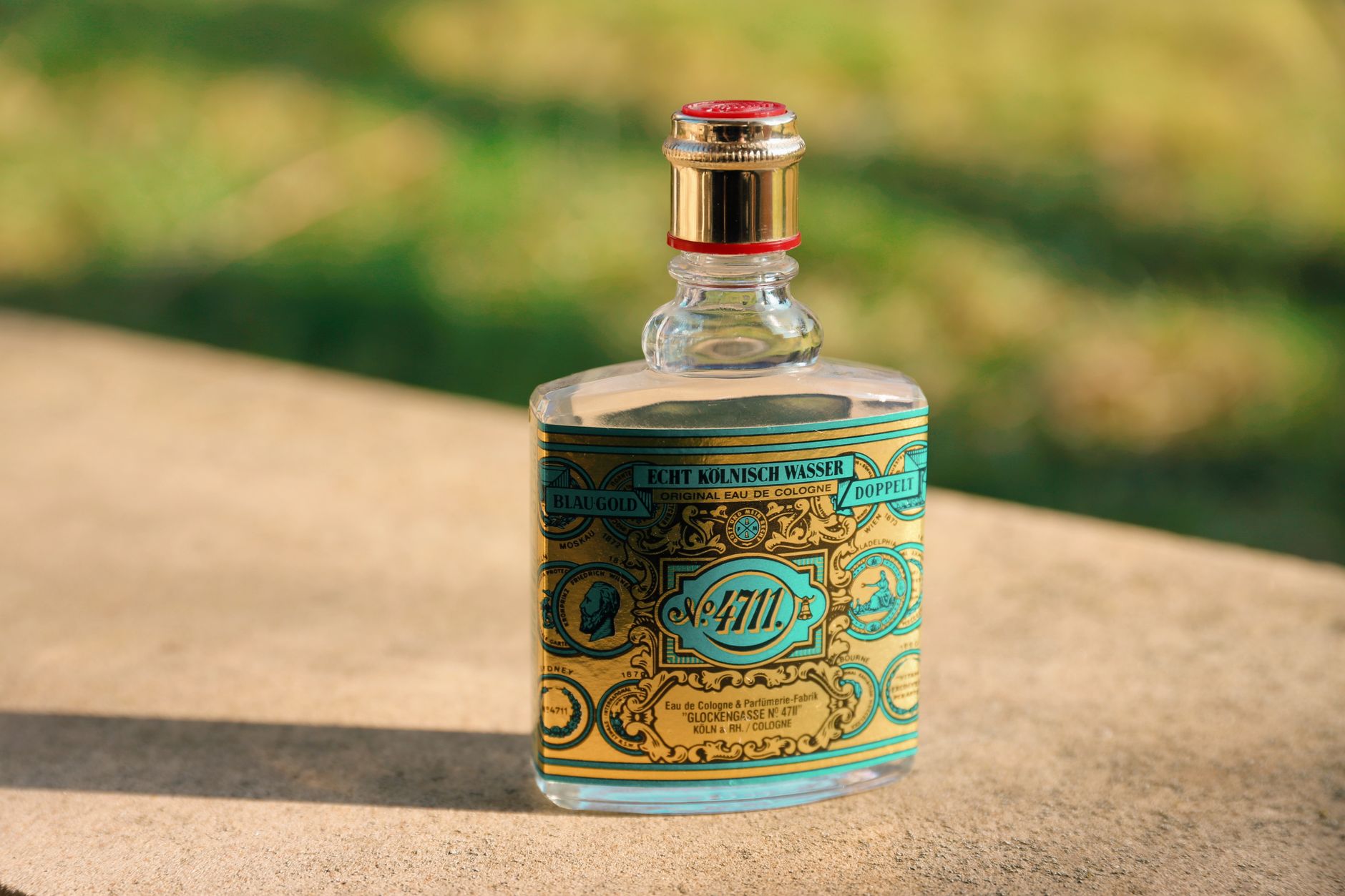 Atelier Cologne Vétiver Fatal ブランドの香水ボトル