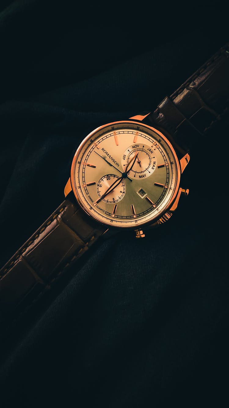 Black Leather Strap Gold Round Chronograph Watch