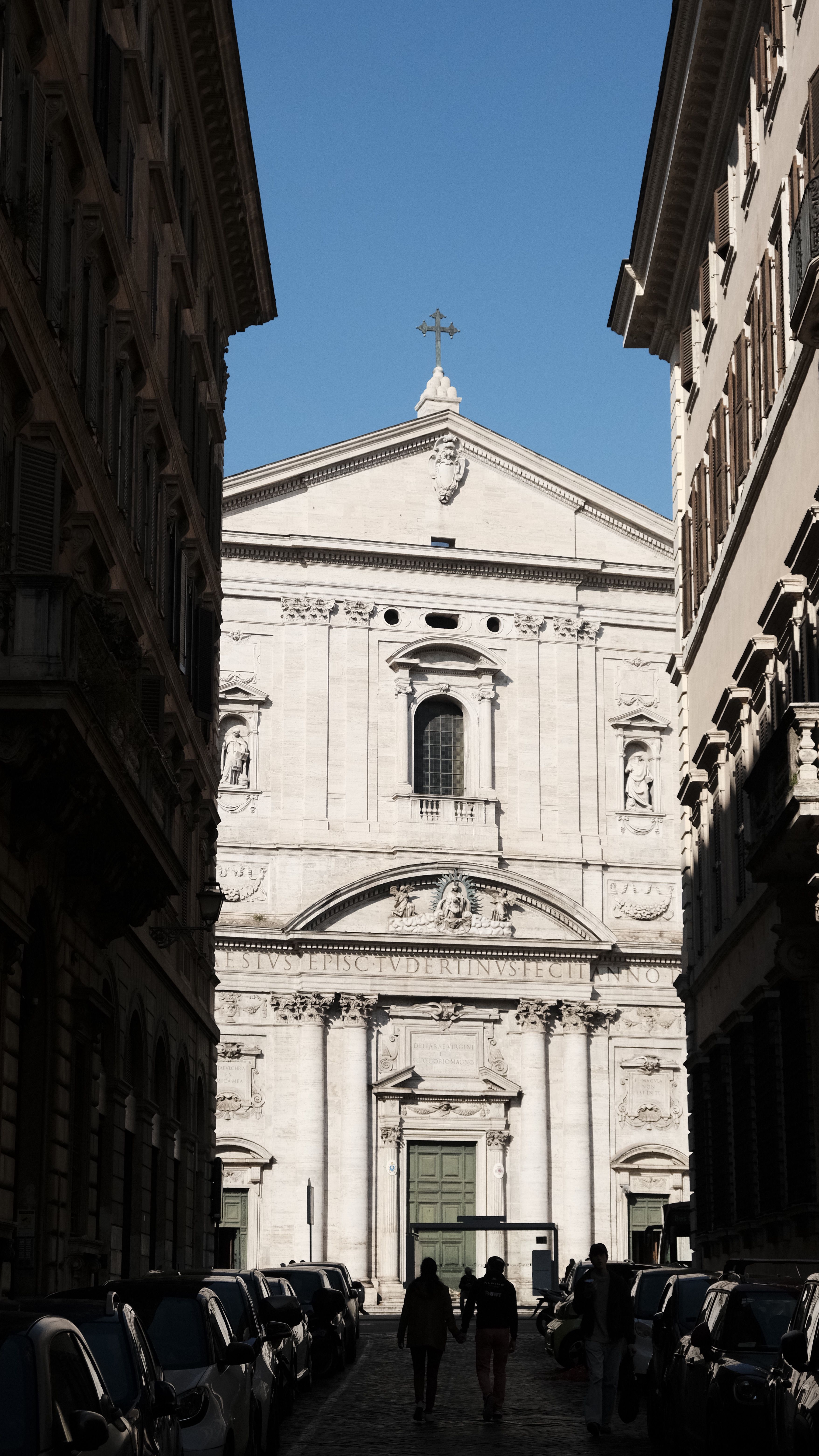 Stunning View of Church in Rome's Narrow Street · Free Stock Photo