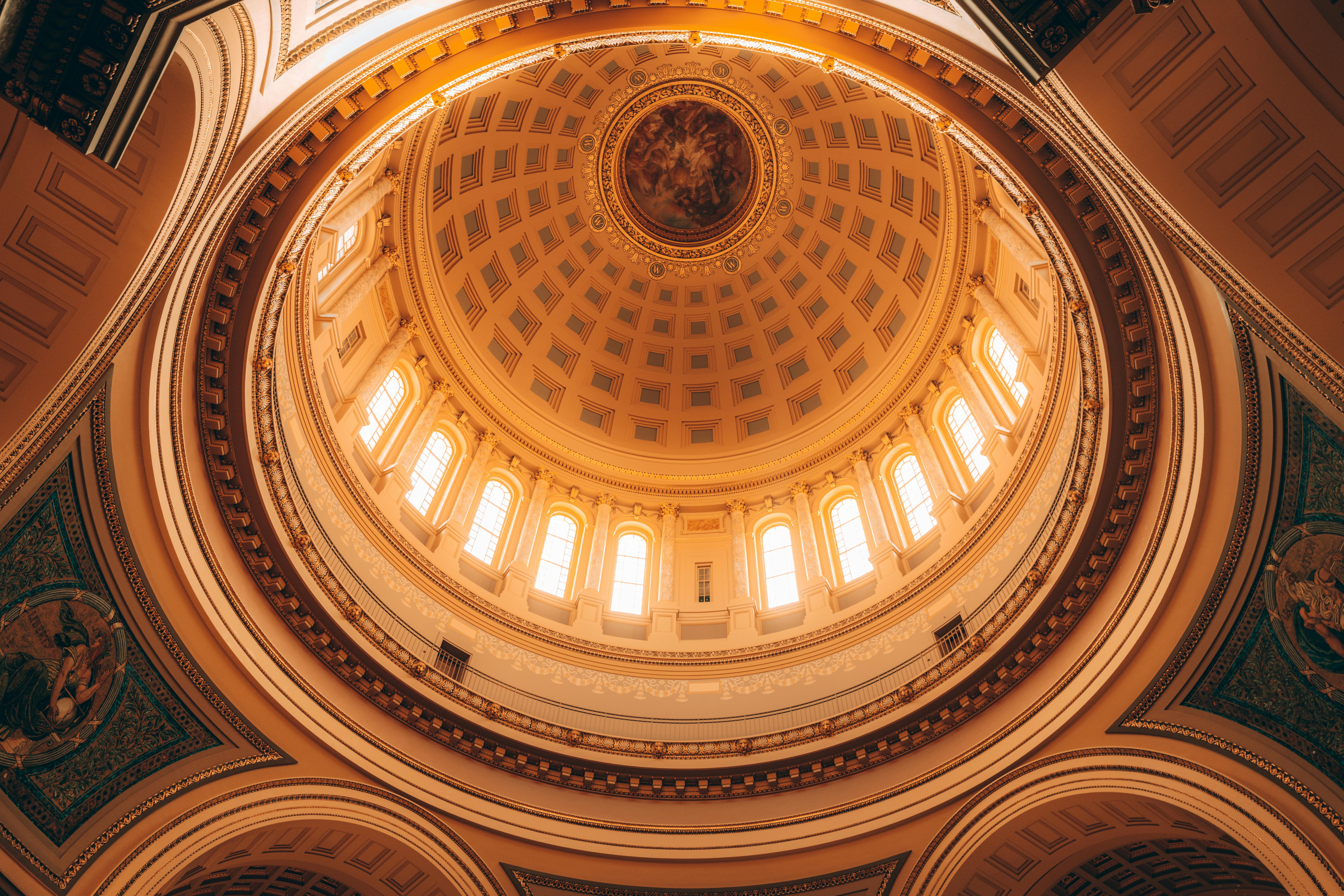 Price of the Procedure: Madison LASIK patients warn of complications from elective surgery — Photo by Mike Norris on Pexels