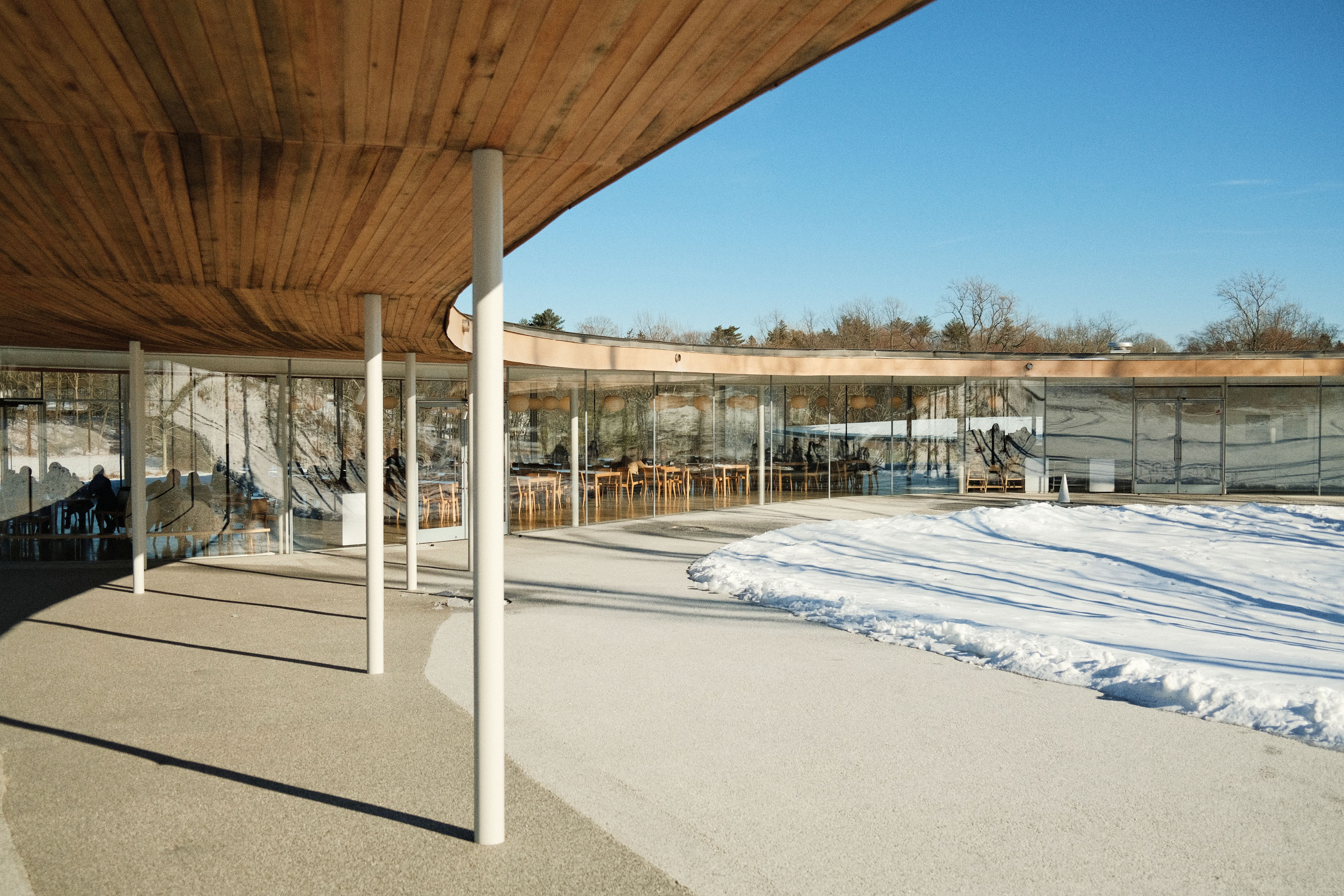 Modern Architectural Design with Snowy Landscape · Free Stock Photo
