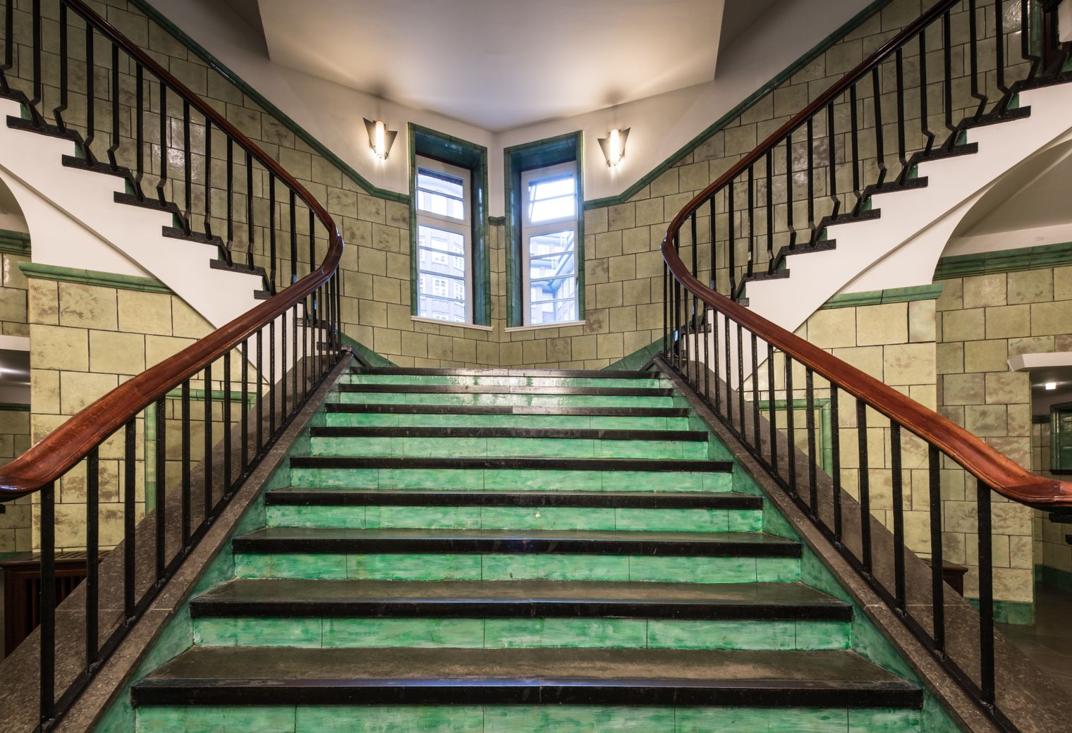 Commercial Decorating in Denmark Hill — dust sheets down and the room fully protected