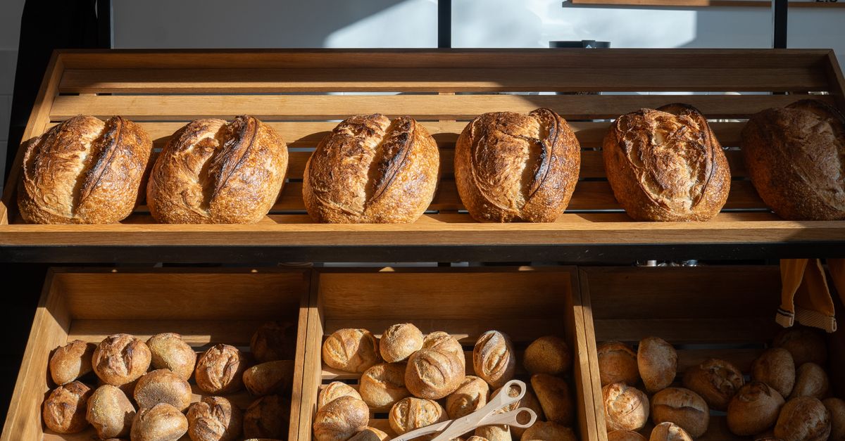 Bread Riser Display Artisan Bread Display in a Berlin Bakery · Free Stock Photo