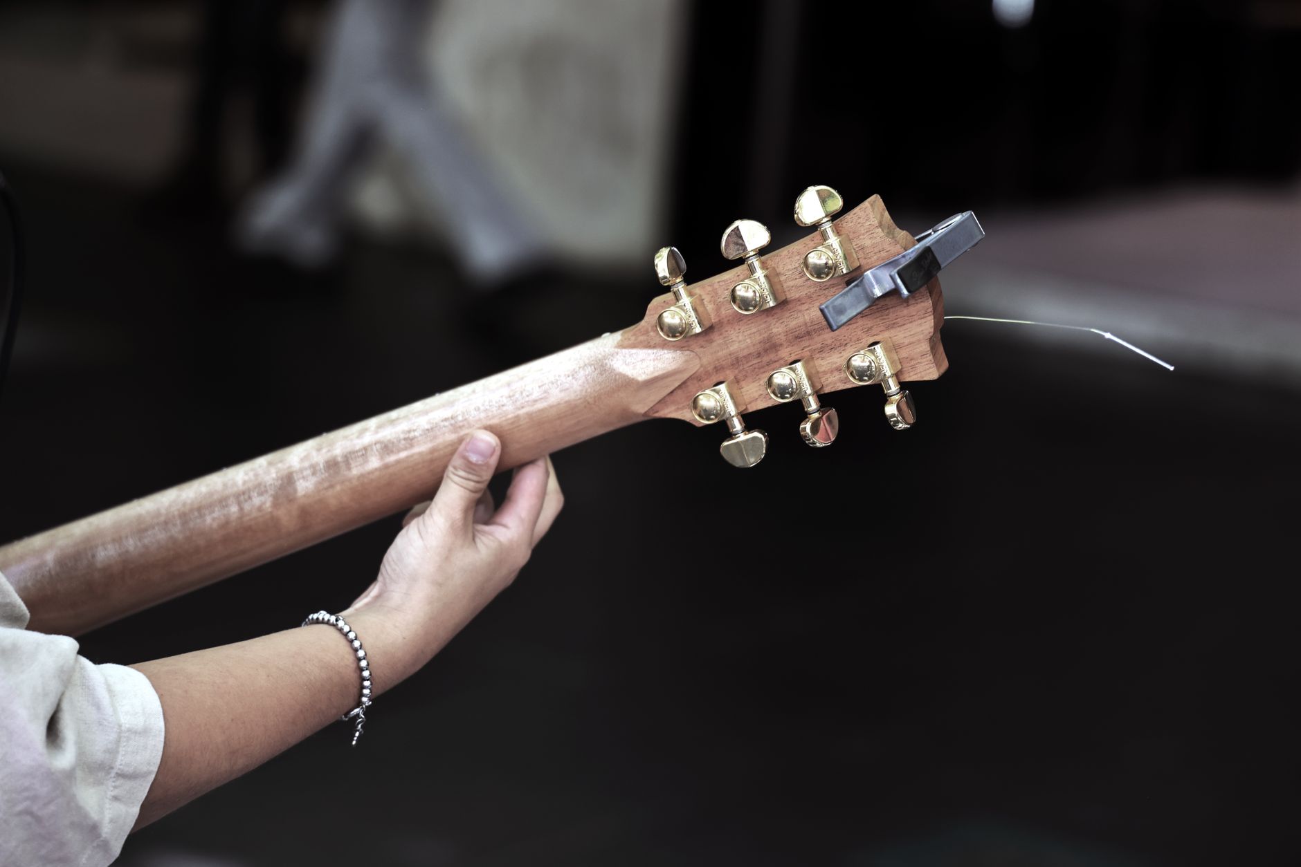 Best Guitar Maintenance Kits 2026: Polish, Oil & Winder