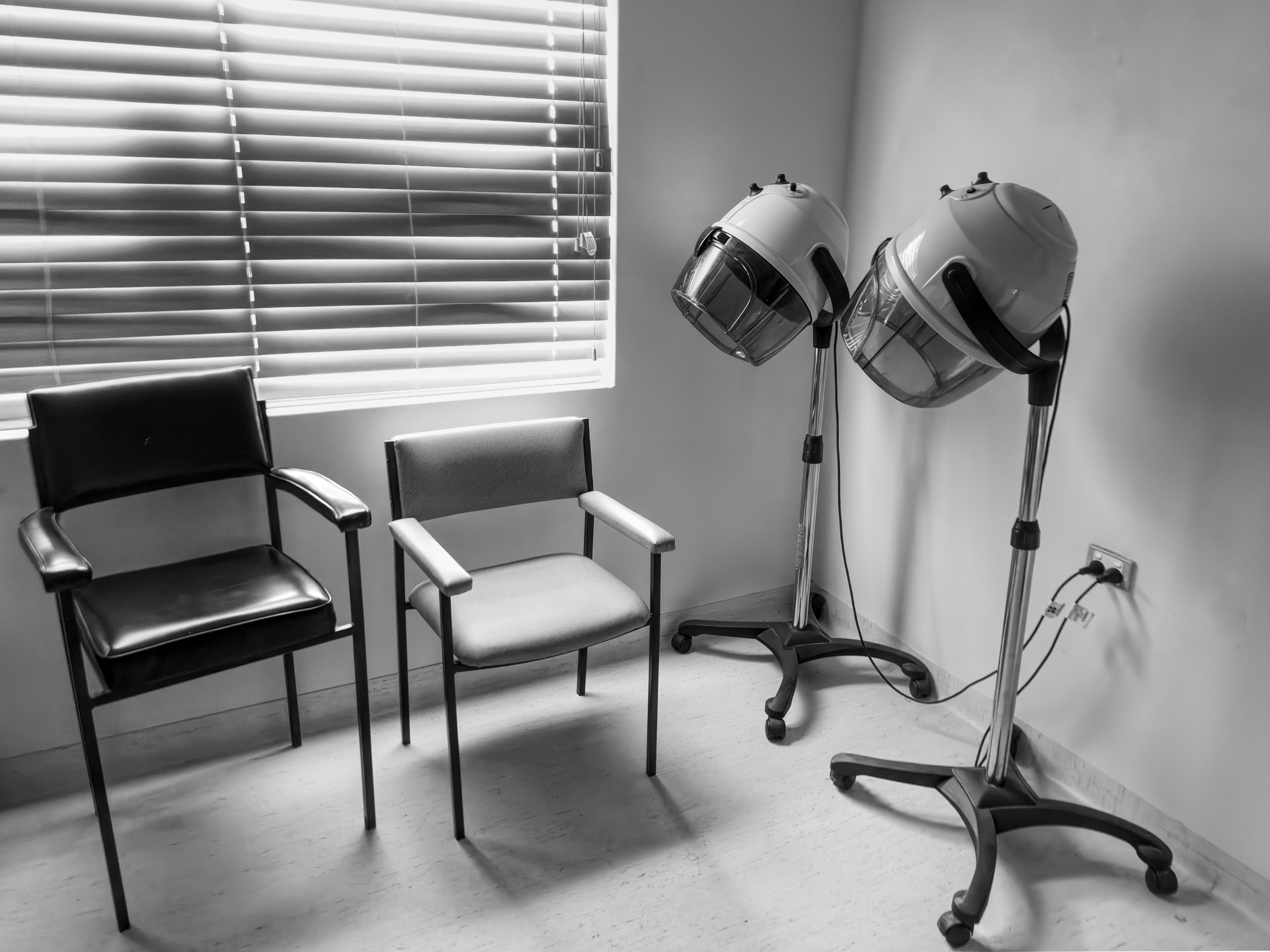 Hair-dressing apparatus; electro-thermic hair dryers