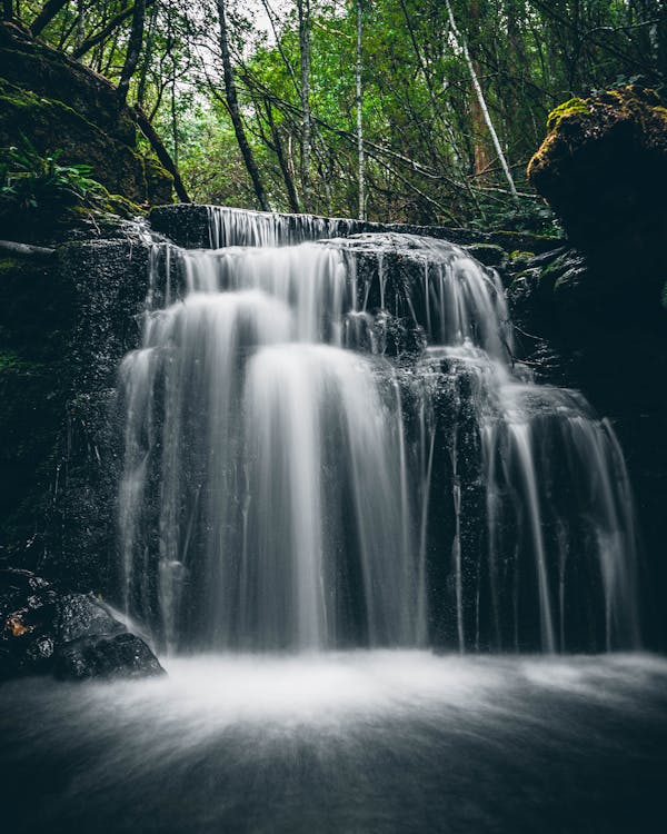 Toma De Larga Exposición De Una Cascada