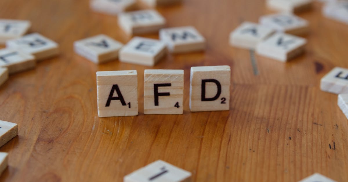 黃國昌攜國防機密引發爭議,綠營考慮提告韓國瑜