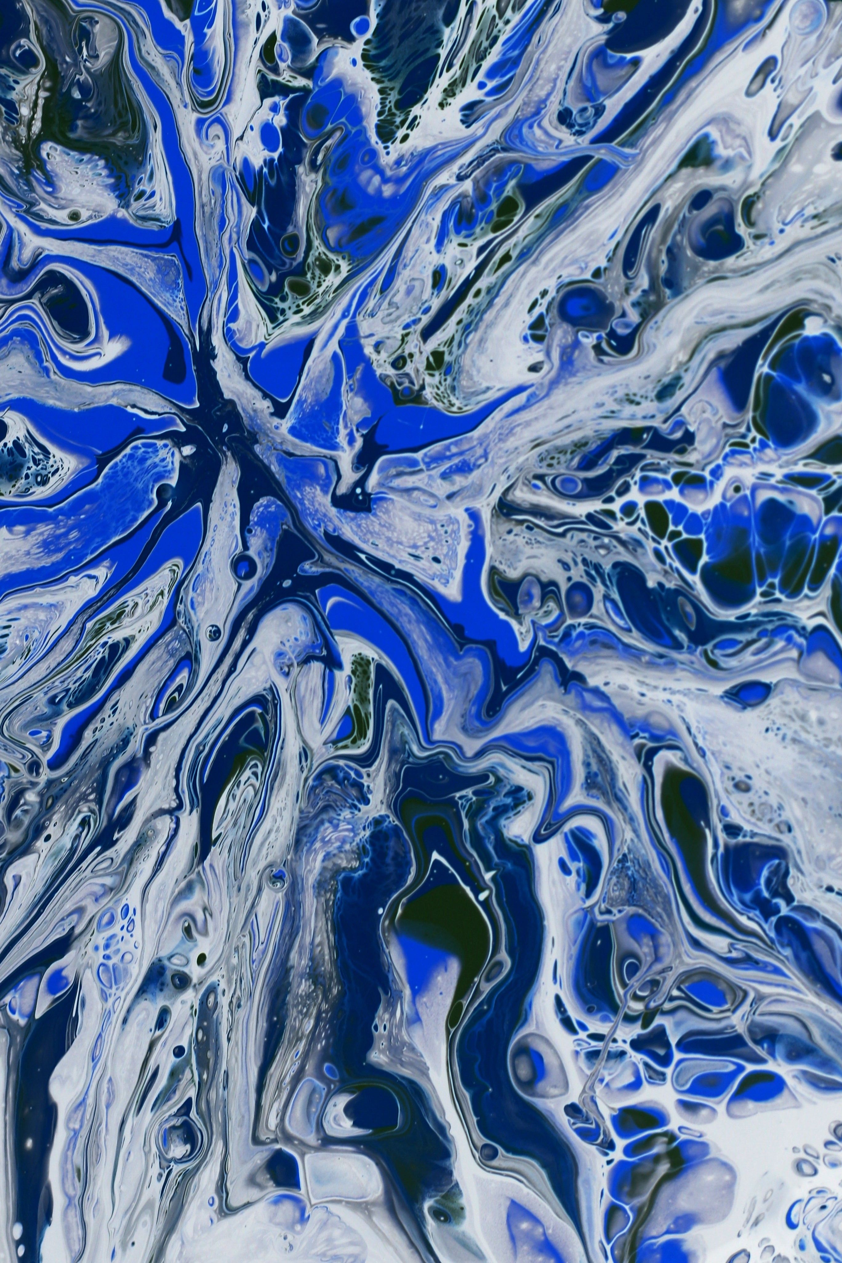 Abstract Blue Fluid Art Painting with Swirls · Free Stock Photo