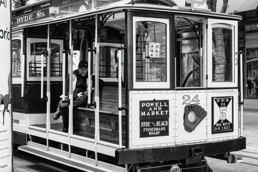 Cable car and Lombard Street walk — San Francisco