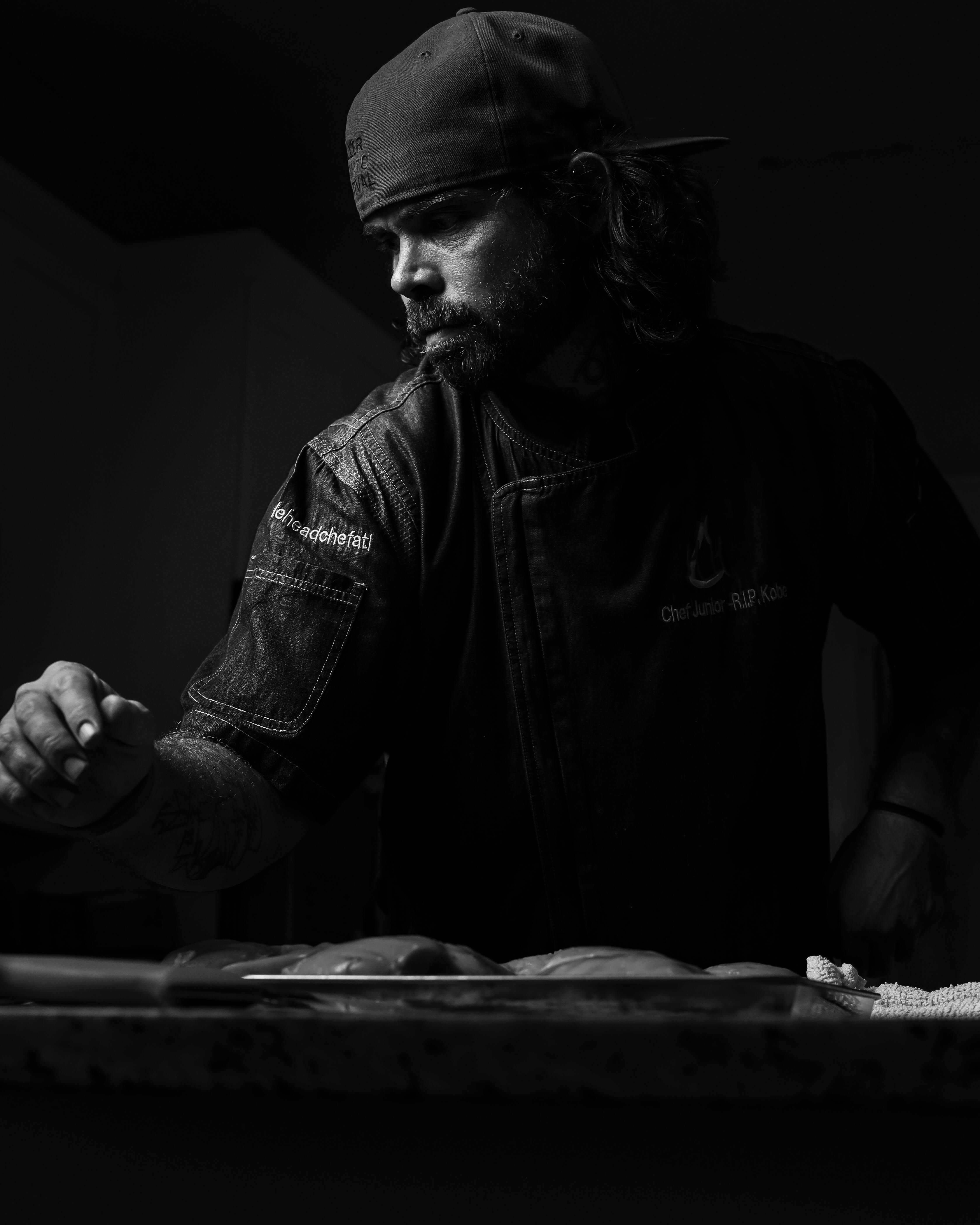 Gourmet Chef Crafting Culinary Masterpiece · Free Stock Photo