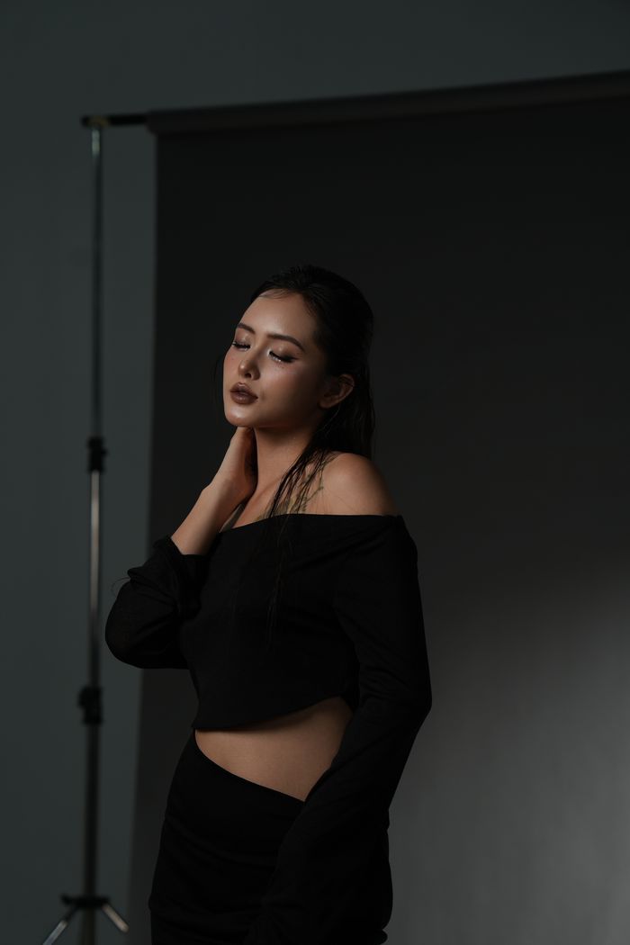 A studio portrait of a stylist — Pate Pate on Pexels