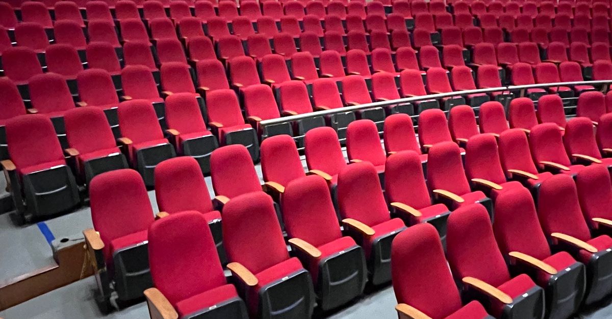Spacious Theater with Red Seats and Balcony · Free Stock Photo