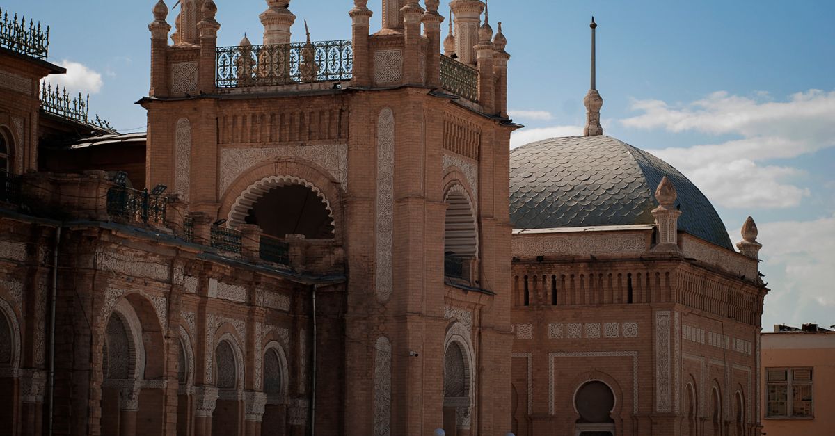 Abarbic Building Historic Building with Arabic Architectural Details · Free Stock Photo
