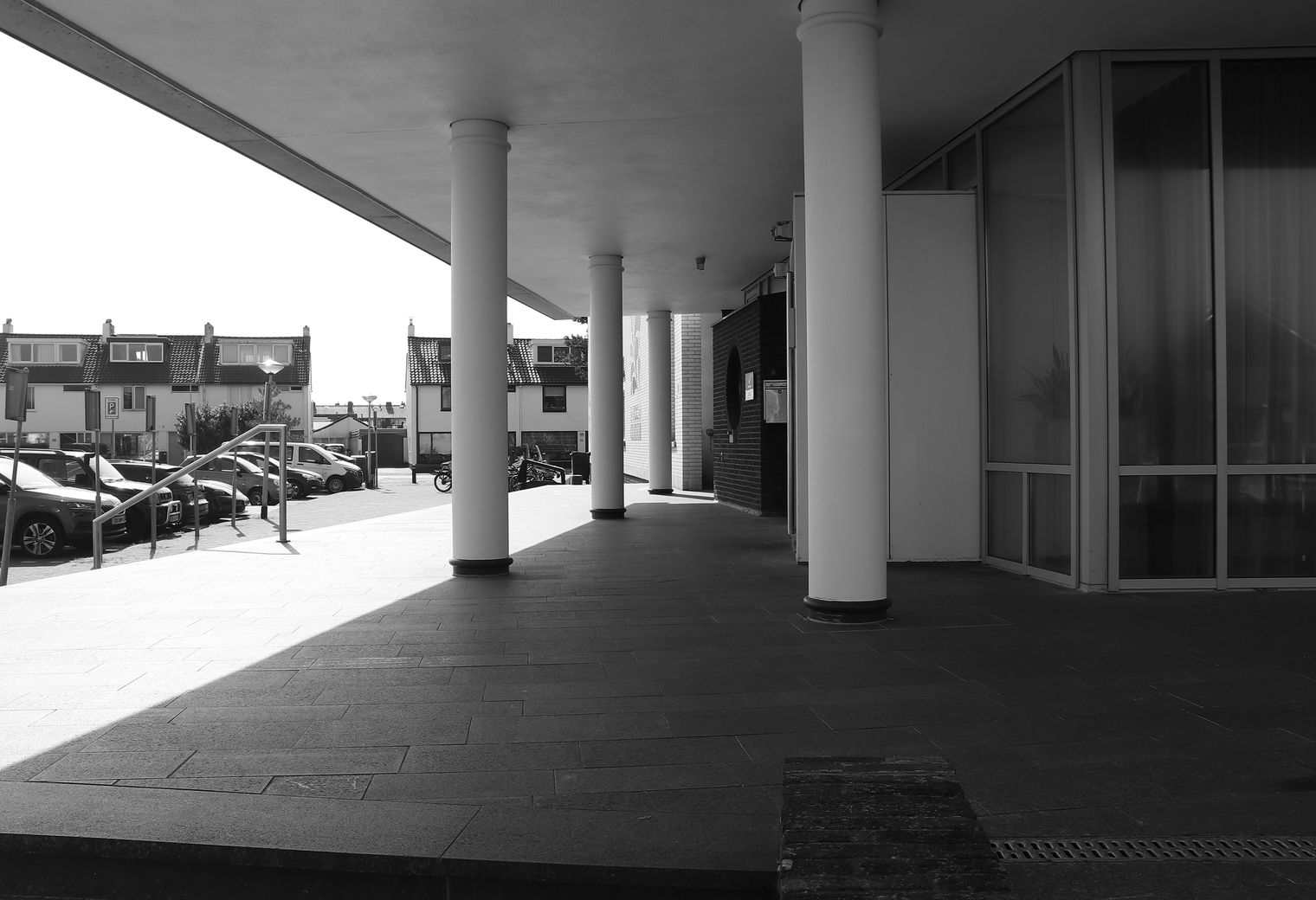 Lyonshall — student move with boxes and a van