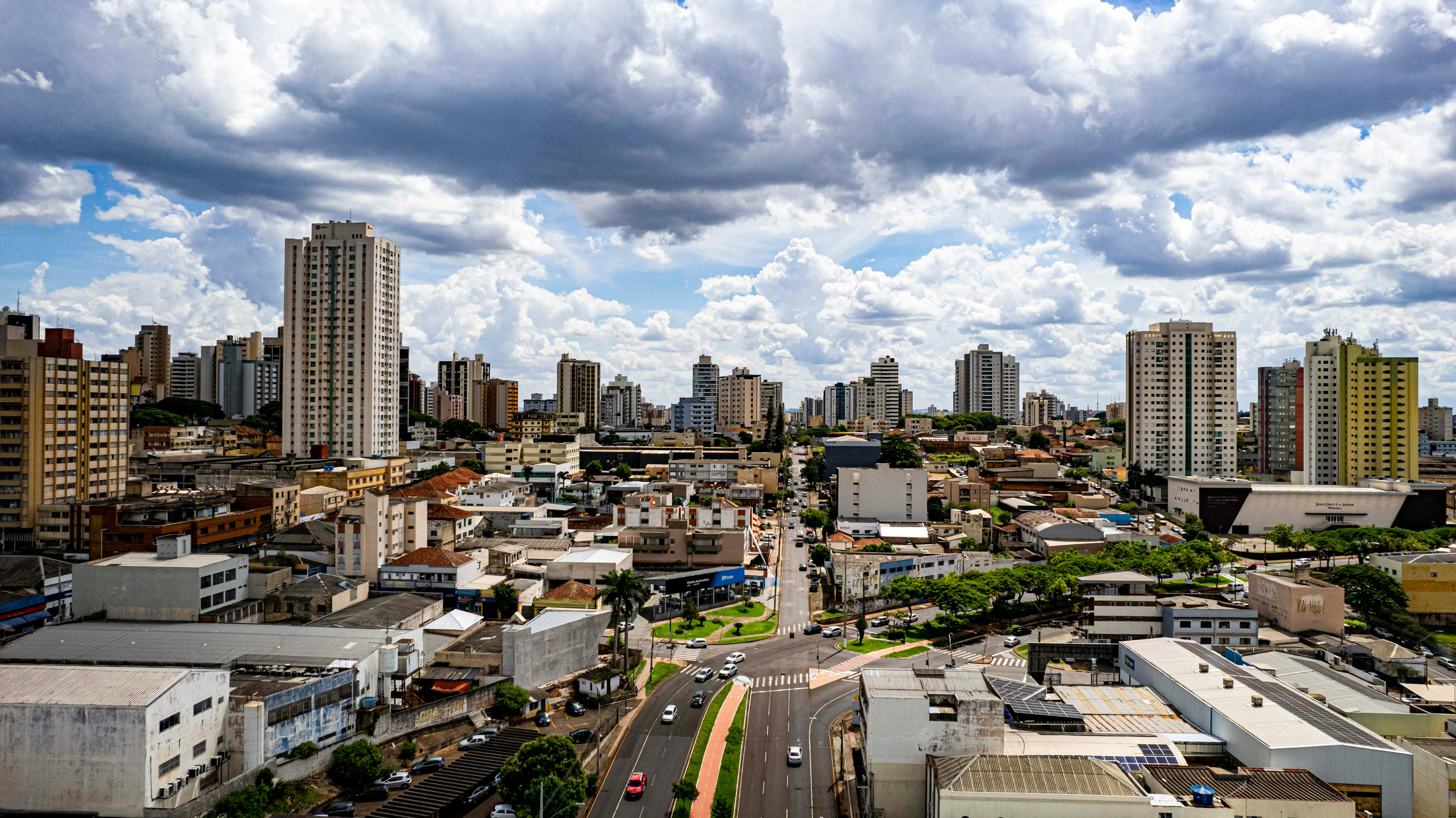 Brazil central bank trims interest rates again, eyeing Iran conflict — Photo by Rodolfo Gaion on Pexels