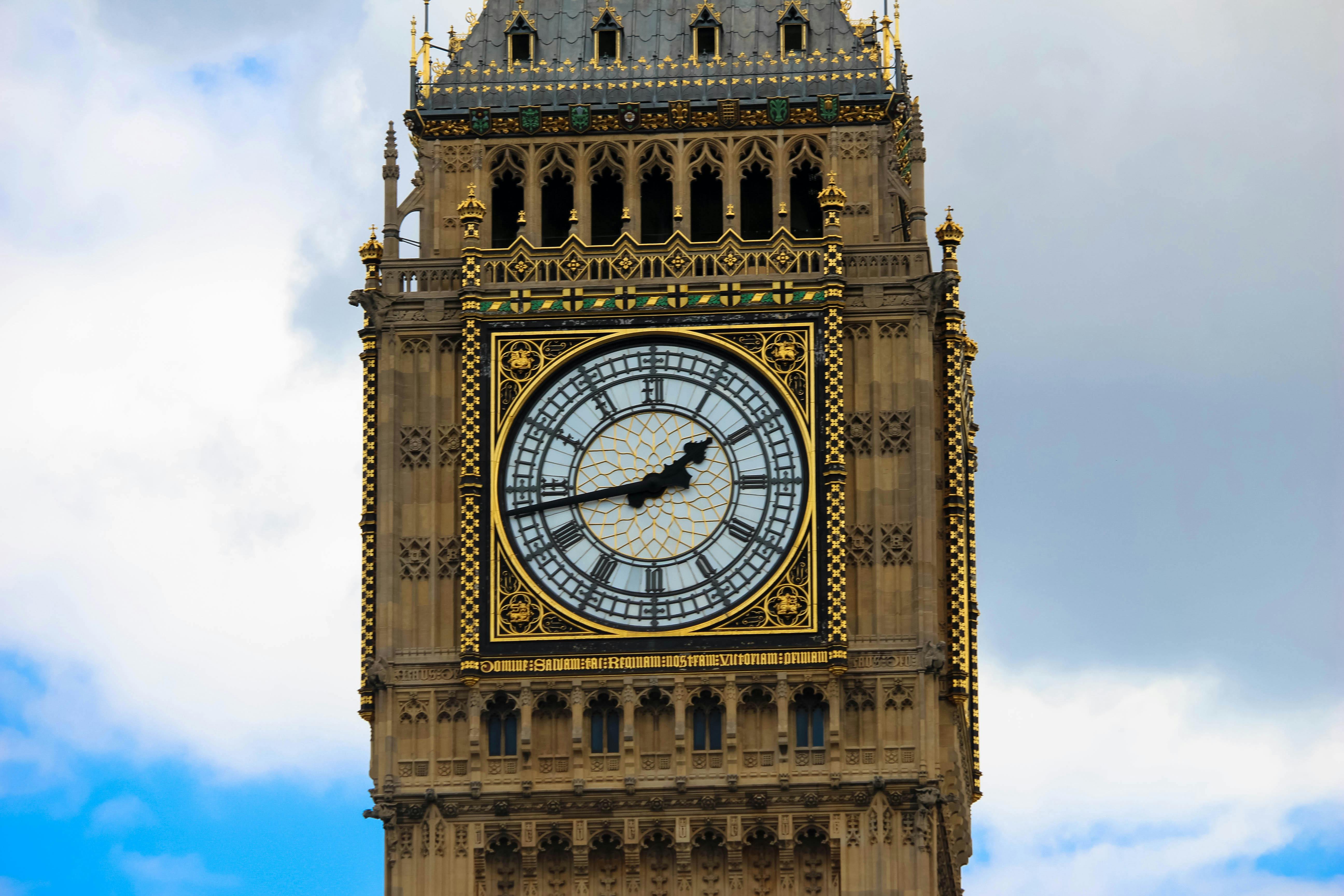 iconic big ben clock tower in london