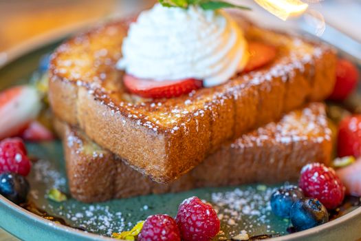 French Toast with Berries | Healthy Recipes with Nutrition Facts - Nutrola