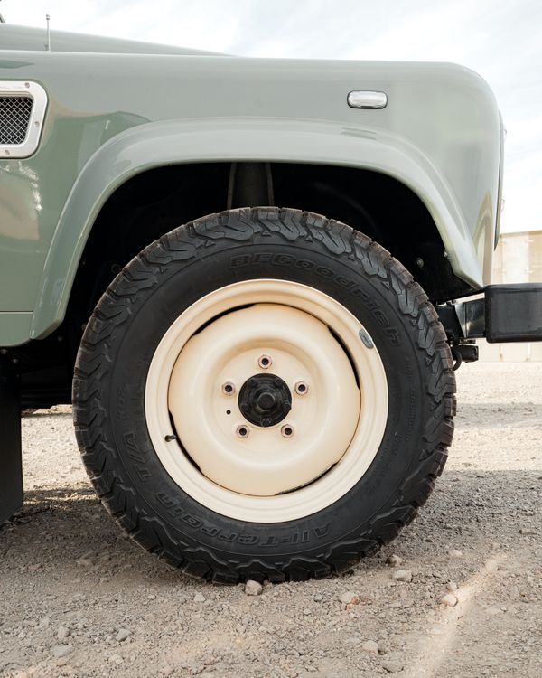 80s Offoad Rims Close-up of Vintage Off-Road Vehicle Wheel · Free Stock Photo