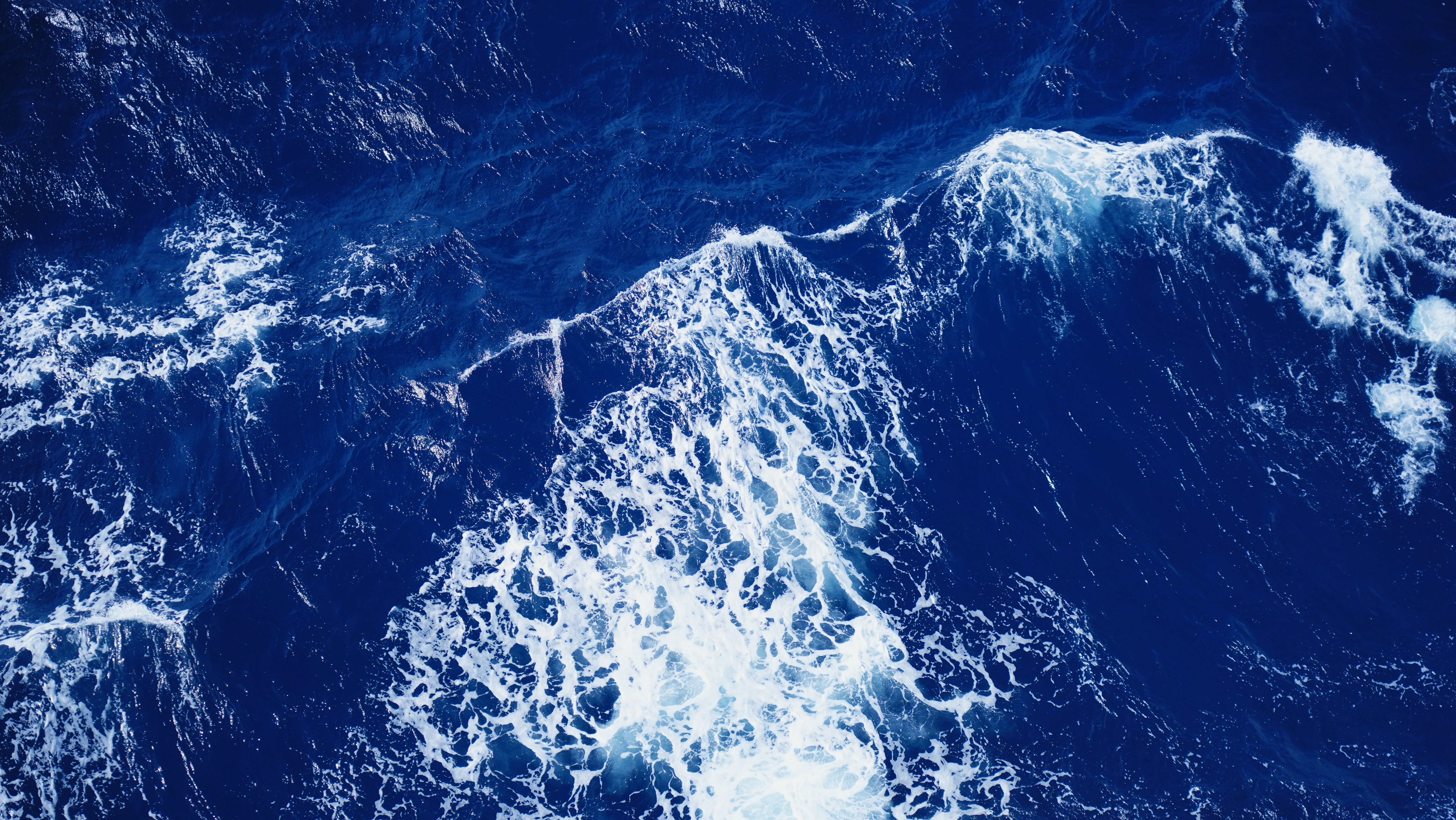 Ensemble Vectoriel Dessiné à La Main De Vagues Océaniques, Y Compris Les Marées De Vagues De