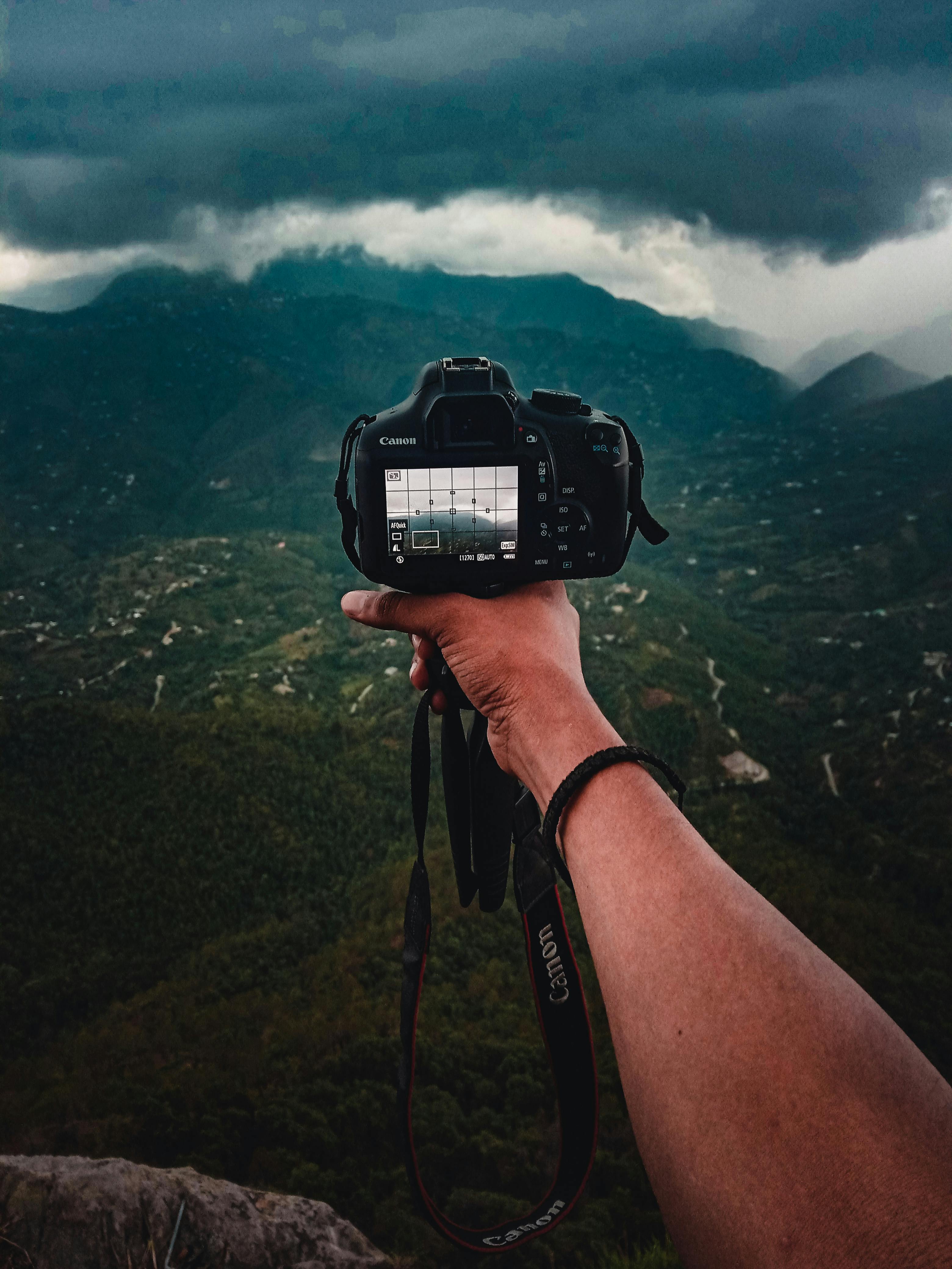 Black and Gray Digital Camera · Free Stock Photo