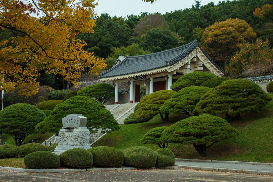 Experience exquisite Korean temple cuisine at Balwoo Gongyang, a fine dining option near your accommodation in Seoul.
