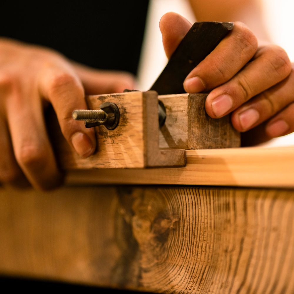 Bledington — professional packers wrapping and boxing belongings