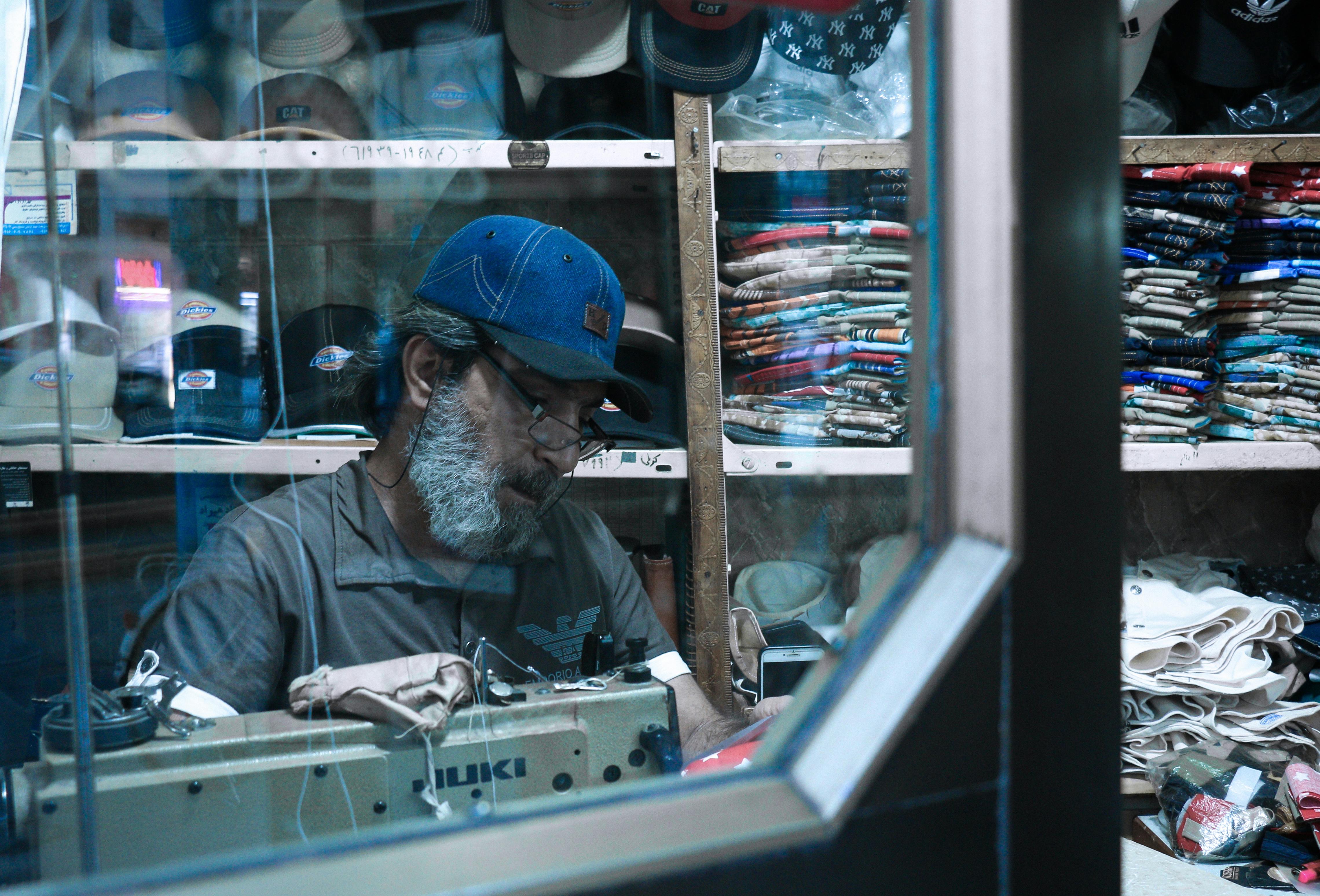 How Small Businesses Build Stronger, More Scalable Operations in a Digital Economy — Photo by seyede foroogh on Pexels
