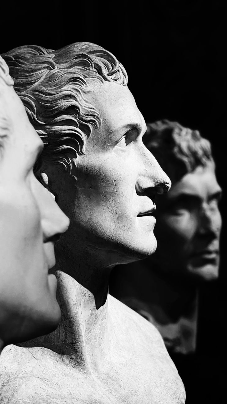 ¿Qué es el Estoicismo? Definición y Principios Básicos para Principiantes