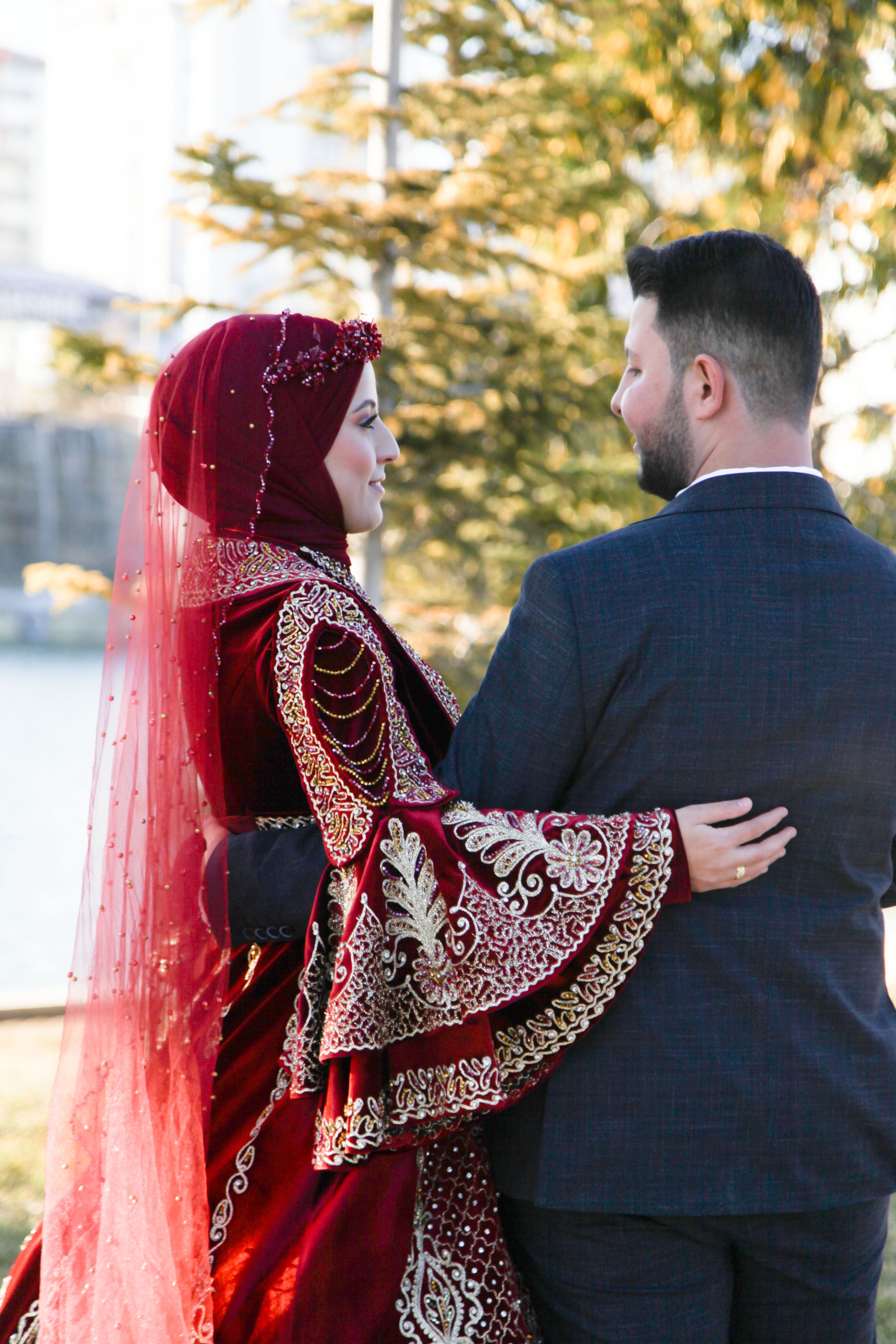 Elegant Couple in Traditional Wedding Attire · Free Stock Photo