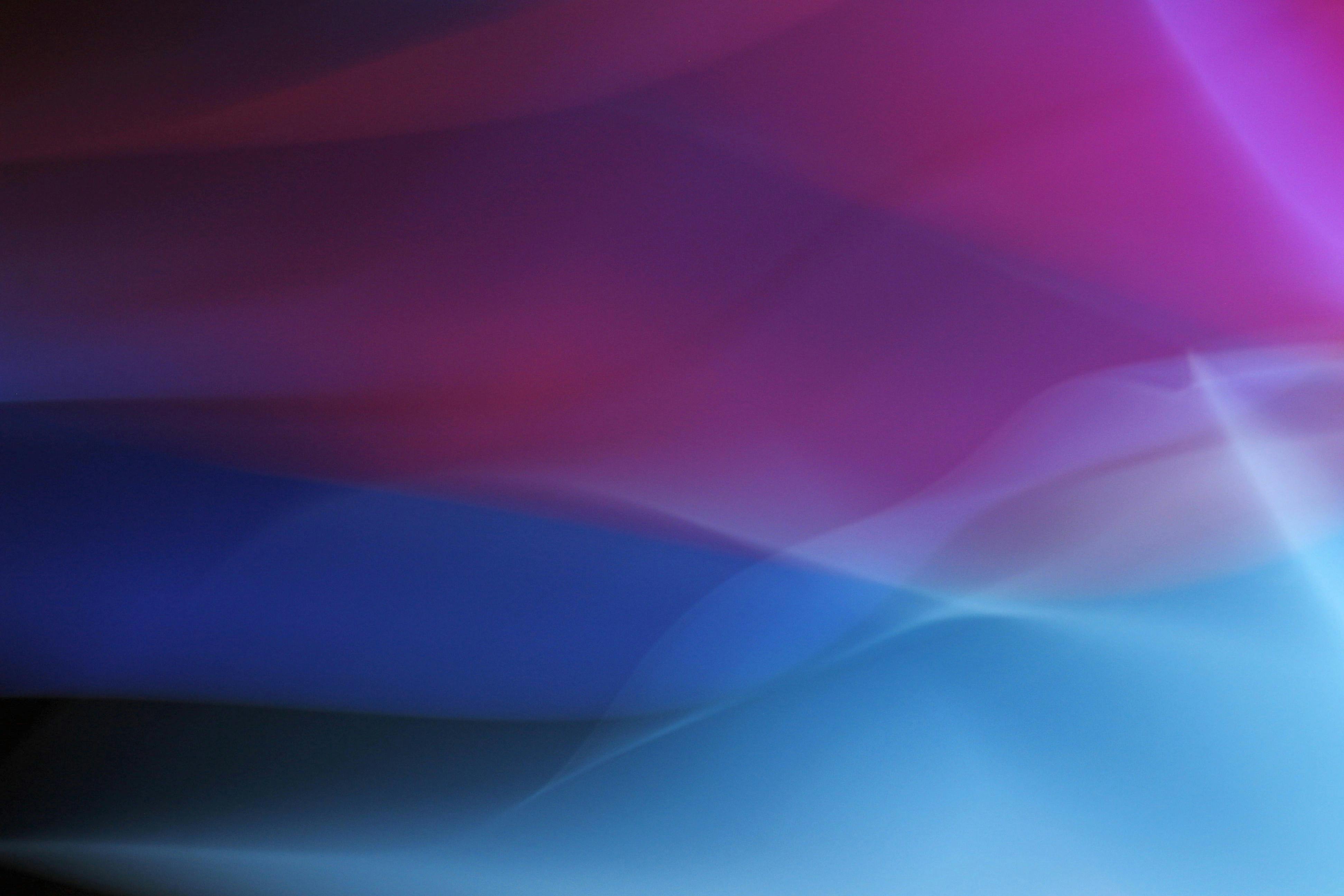 Gratis Imagen abstracta vibrante que representa ondas fluidas de color en tonos rosas y azules. Foto de stock