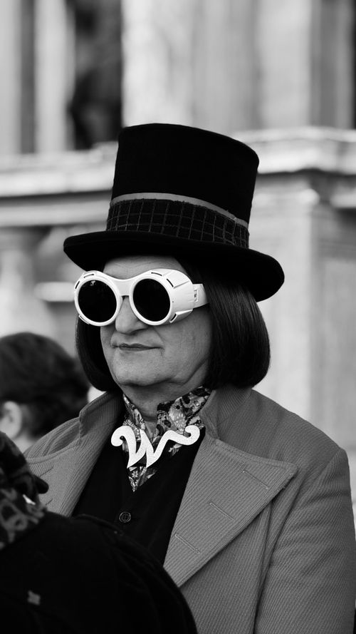Free Black and white photo of a person wearing a top hat and retro glasses in a classic style. Stock Photo