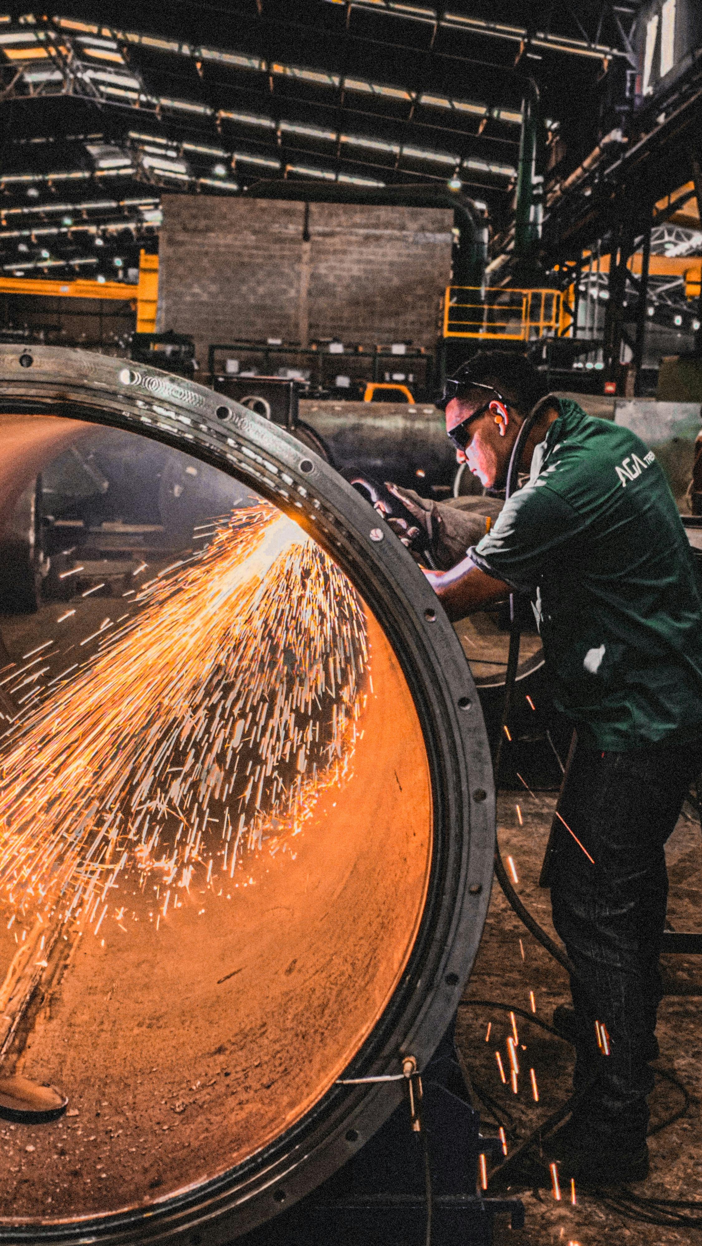 ¿Qué sectores generan más empleo formal en Chile y por qué?