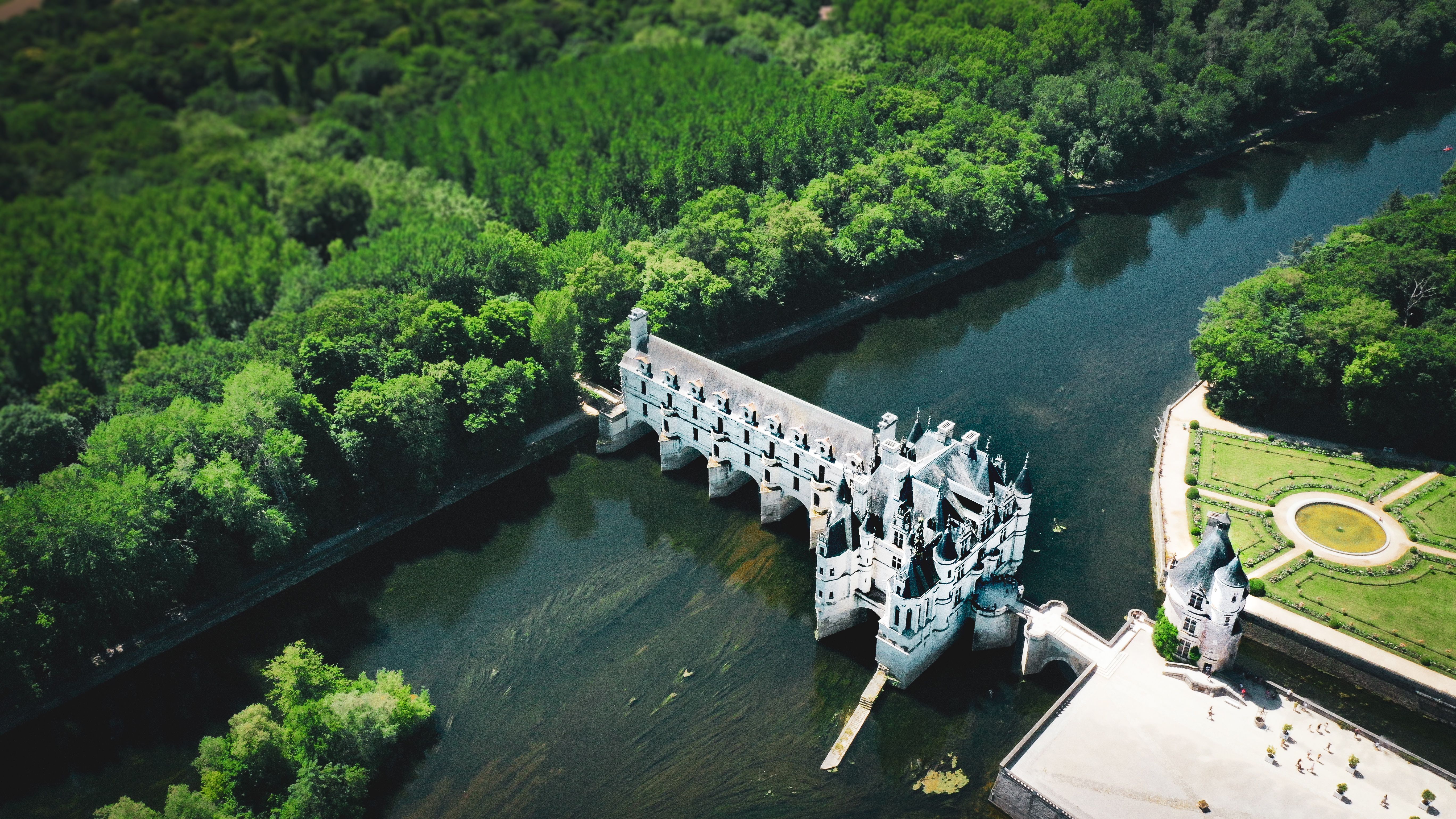 Terrasse du Château — Panorama over the Loire