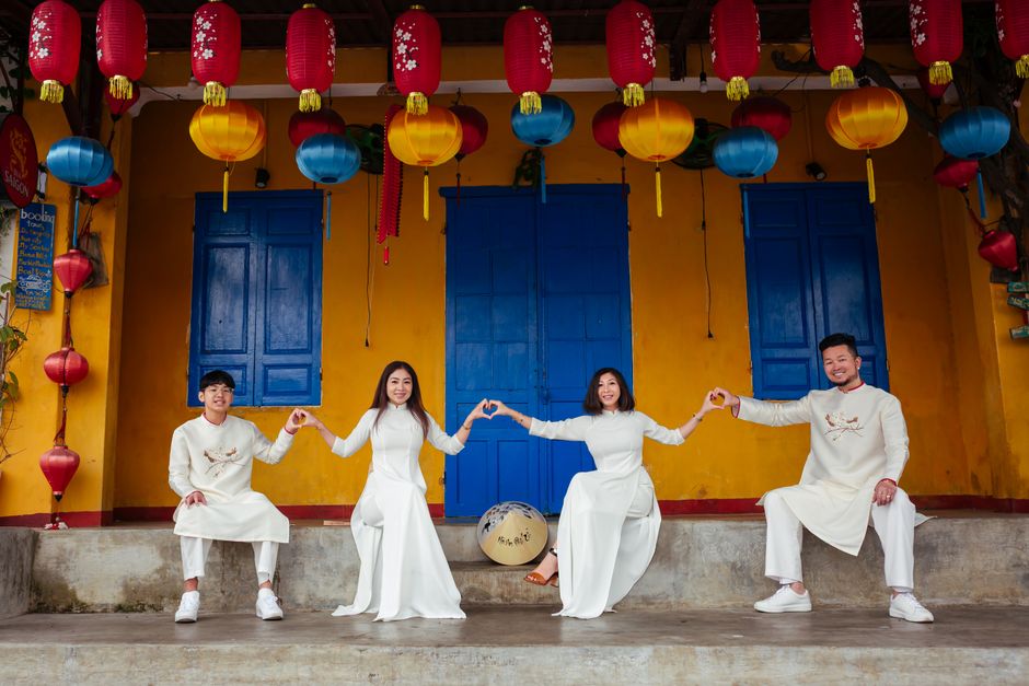 ao dai hoi an lanterns