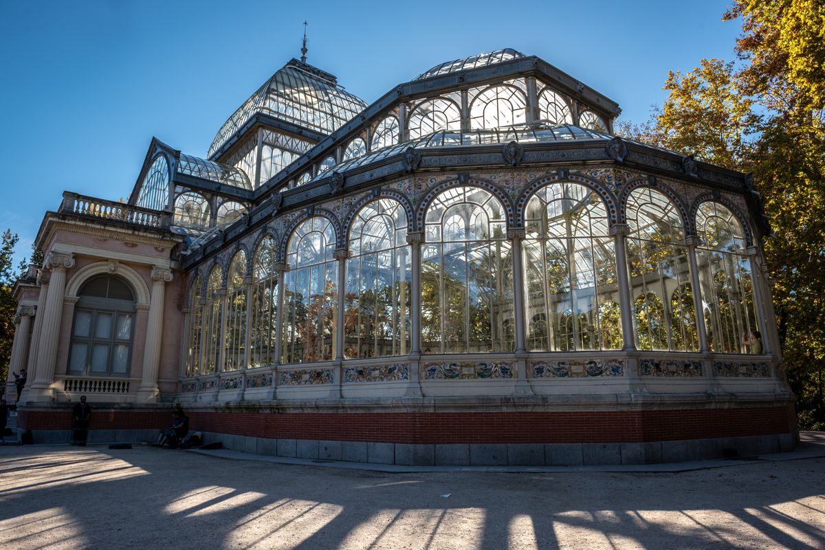 Palatul de Cristal din parcul Retiro, cu sticla si azulejos