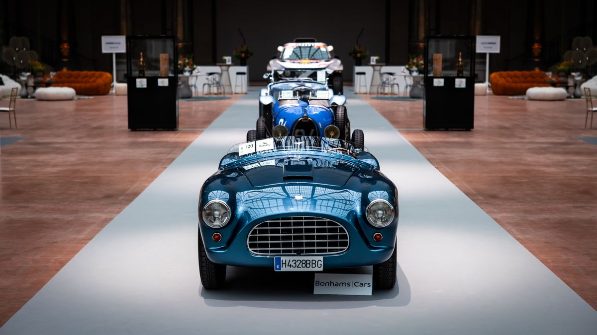 Bangers and Cash cast classic cars at the Mathewsons auction house