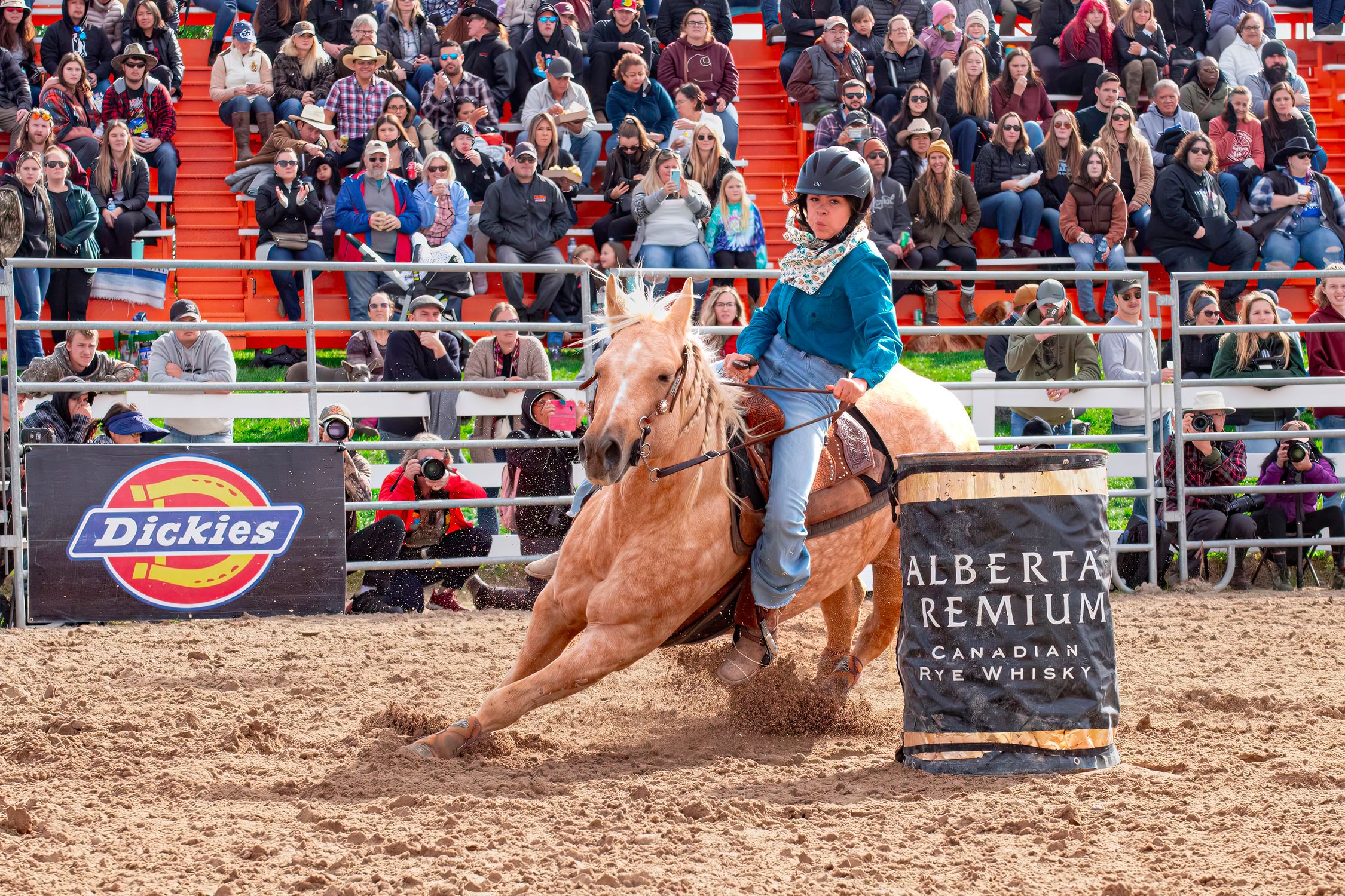 Dynamic Barrel Racing at Outdoor Rodeo Event · Free Stock Photo