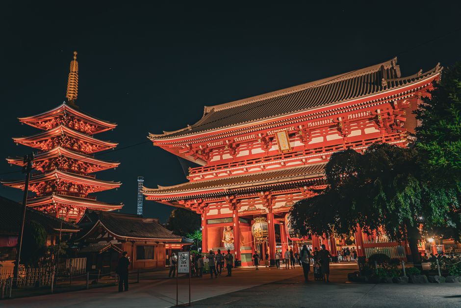Famous cultural attractions in Japan featuring temples, shrines, and traditional festivals