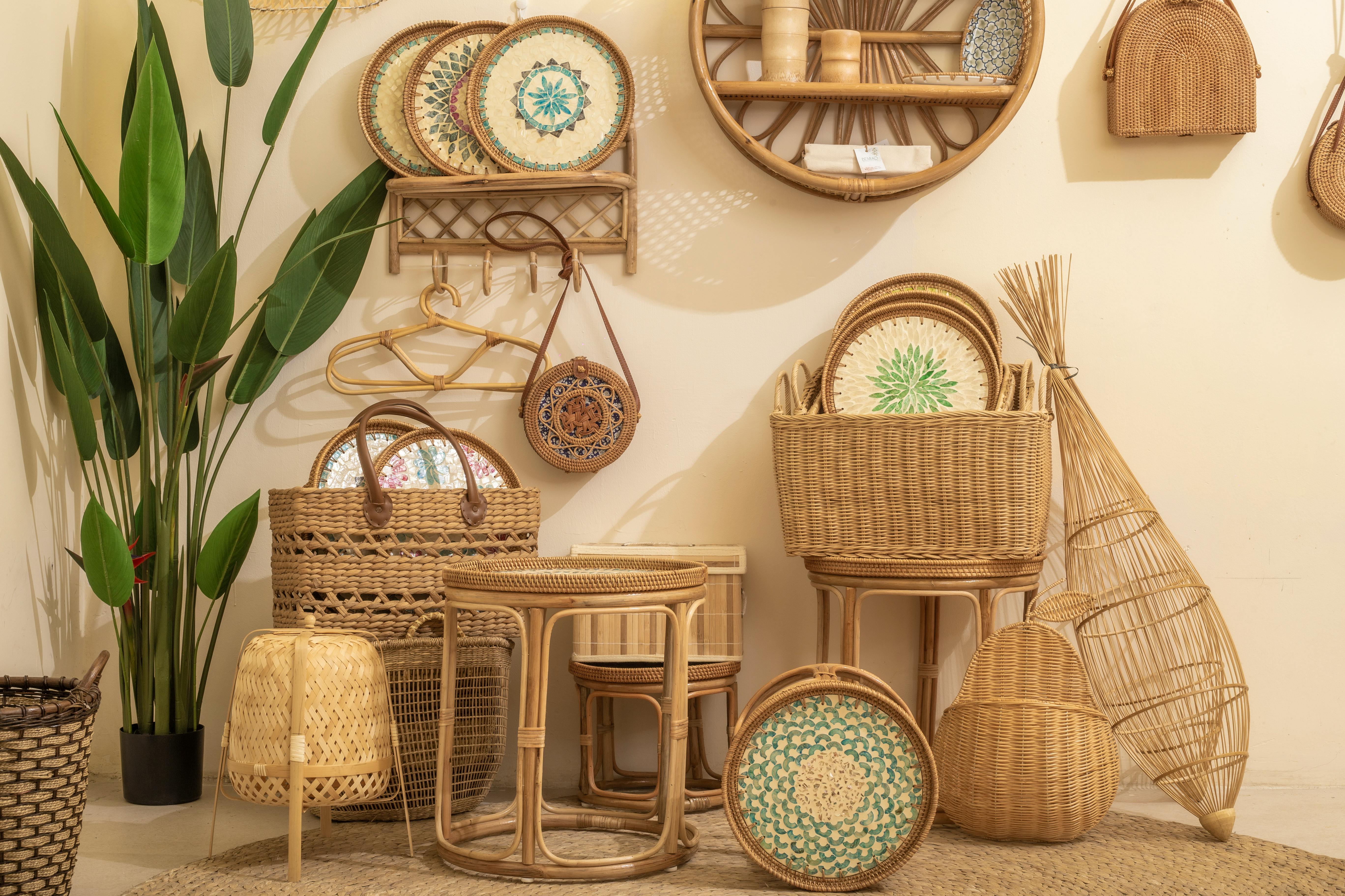 bohemian living room with wicker furniture - decorating a living room with wicker furniture