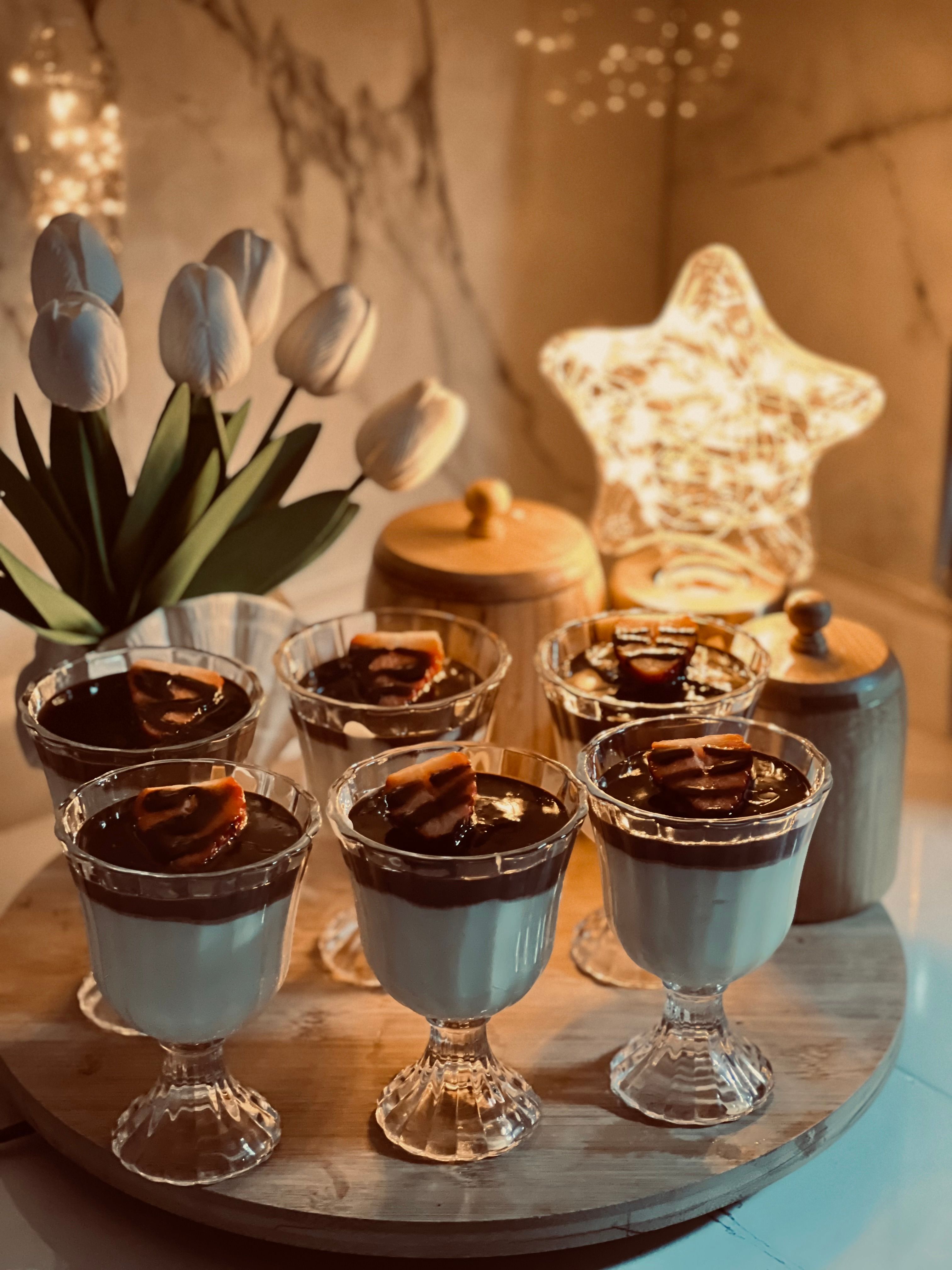 Elegant Dessert Display with Chocolate Pudding · Free Stock Photo