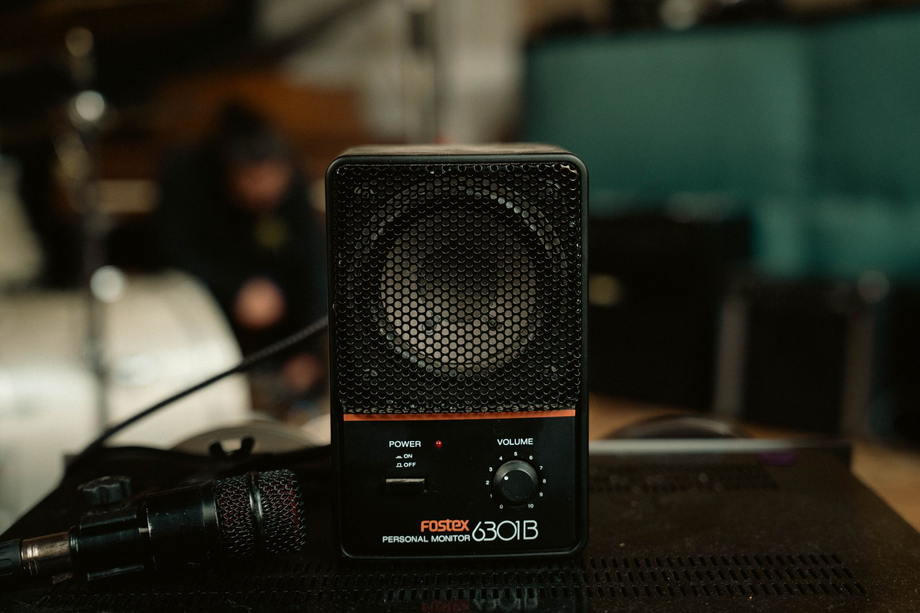 Budget Master Check Budget studio monitoring setup for free mastering checks