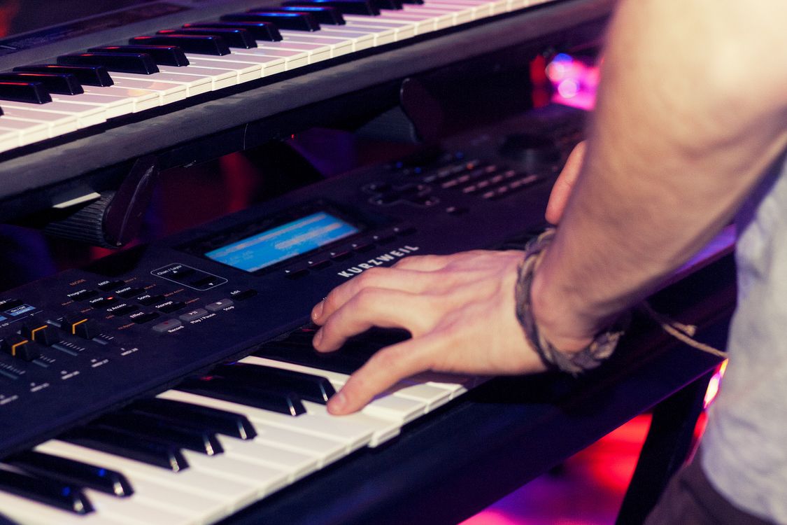 Keyboard Instrument Play Person Playing Electronic Keyboard · Free Stock Photo
