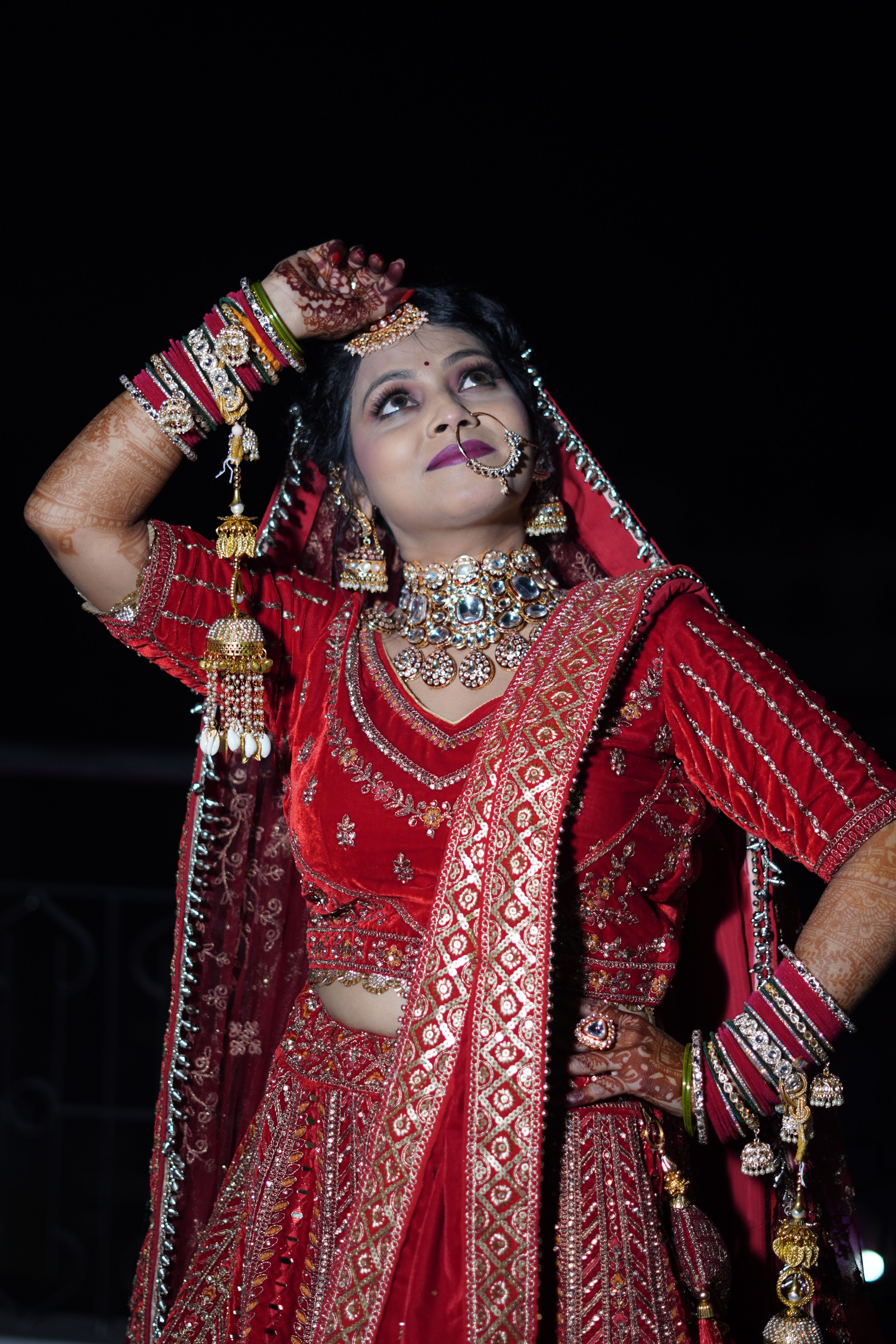 Stunning Indian bride in traditional attire · Free Stock Photo