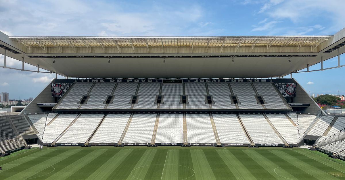 Visão ampla da Arena Corinthians, representando a força da torcida e do futebol brasileiro